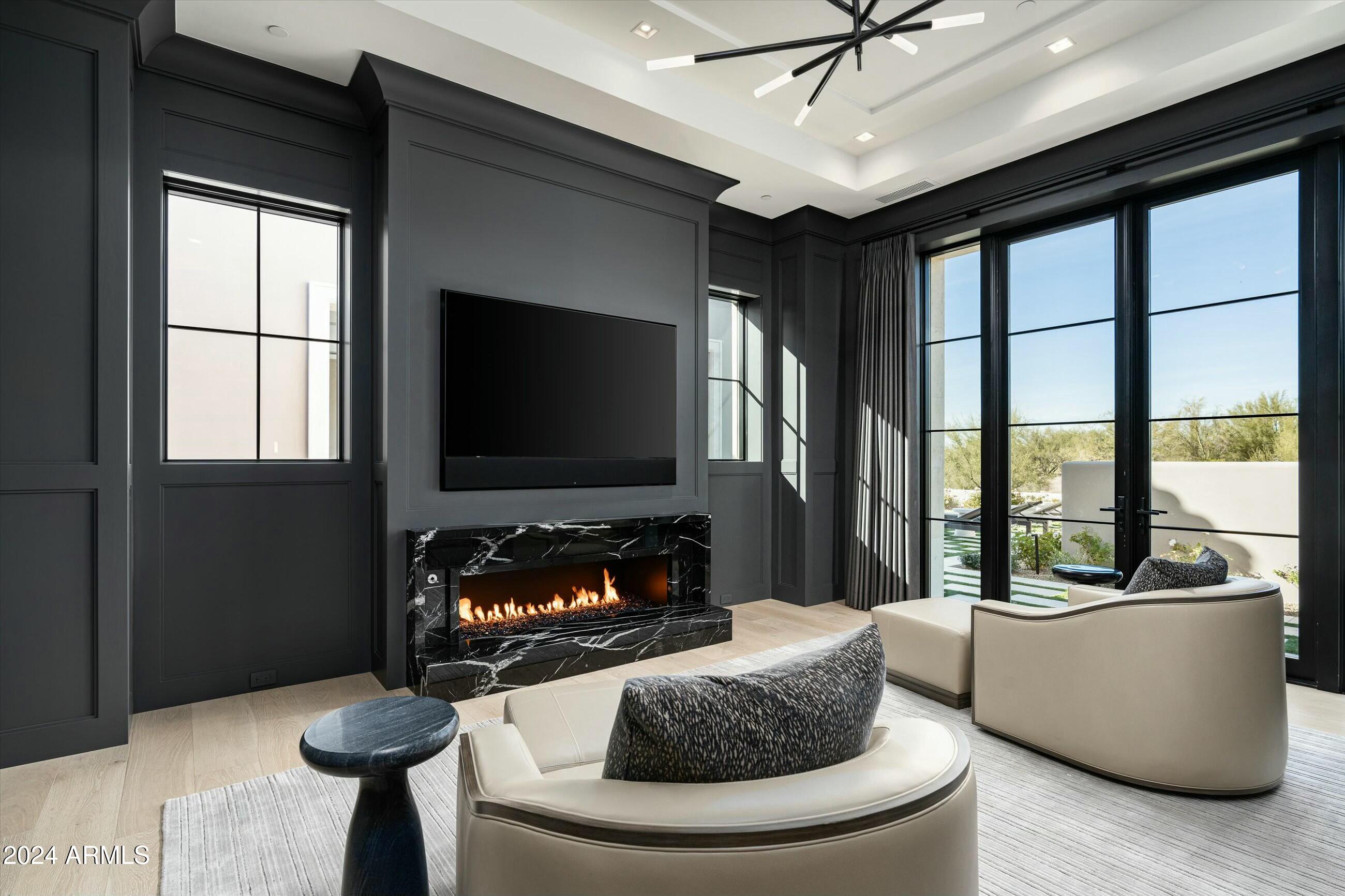 WHISPER ROCK - Residential