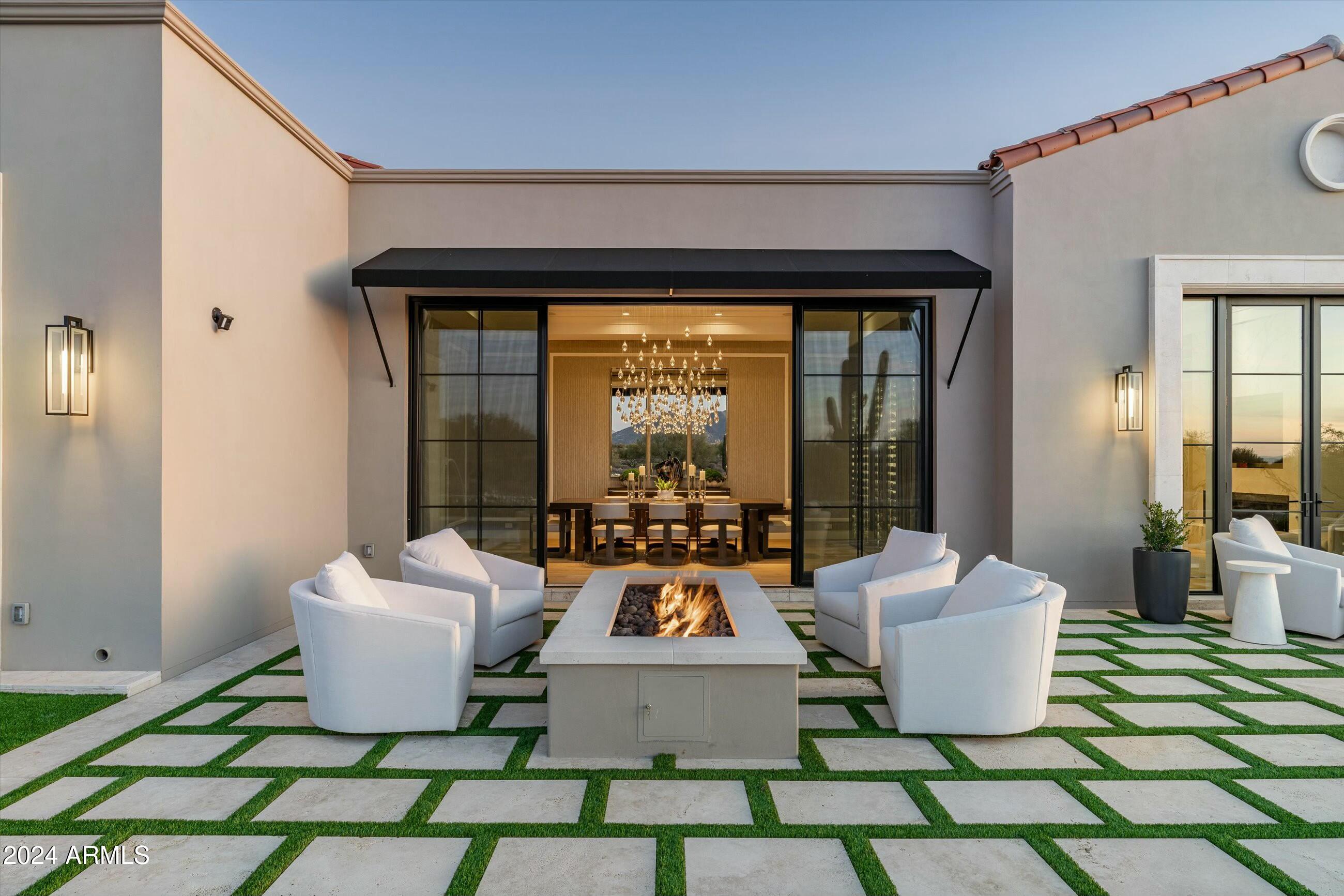 WHISPER ROCK - Residential