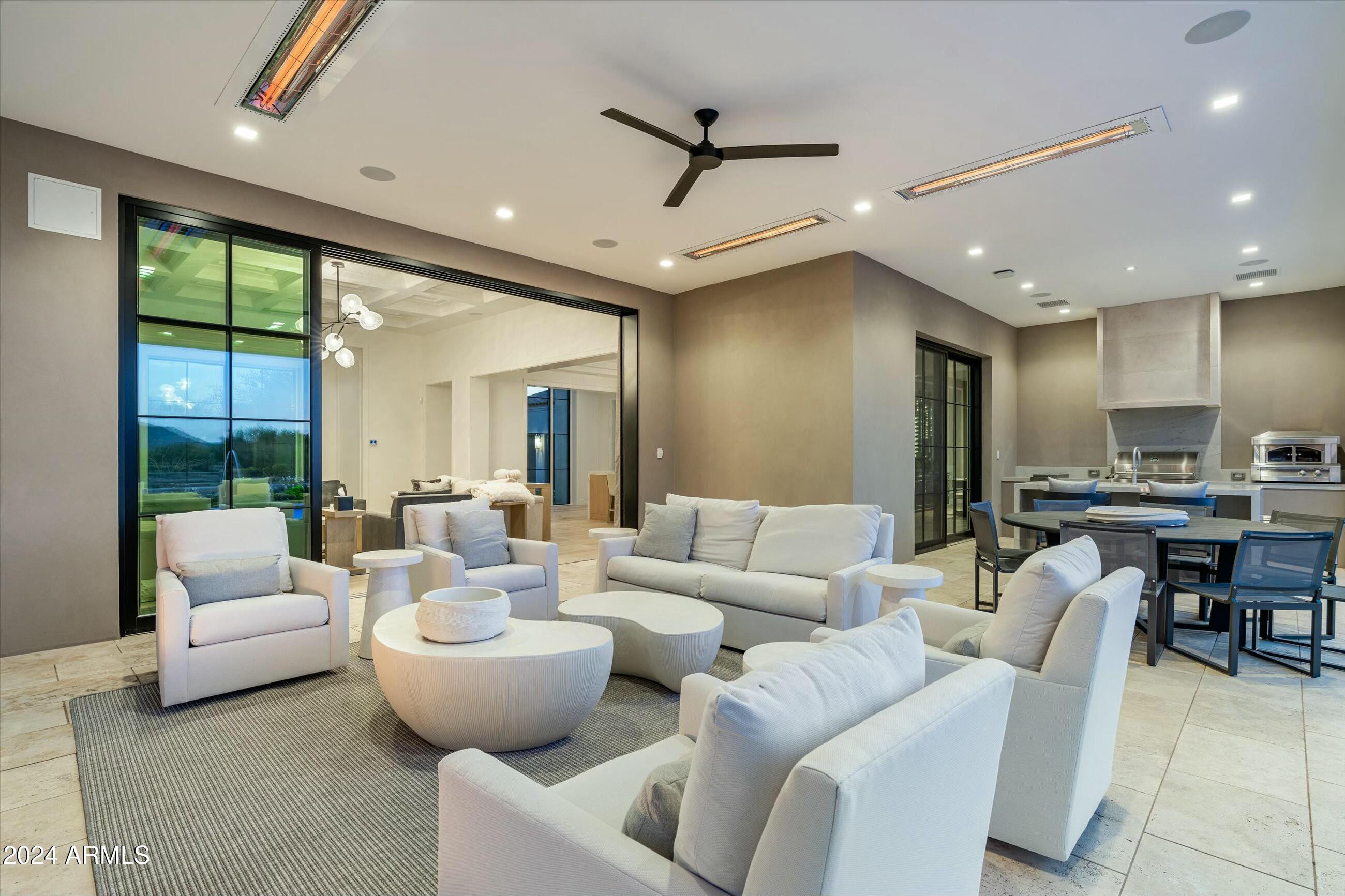 WHISPER ROCK - Residential
