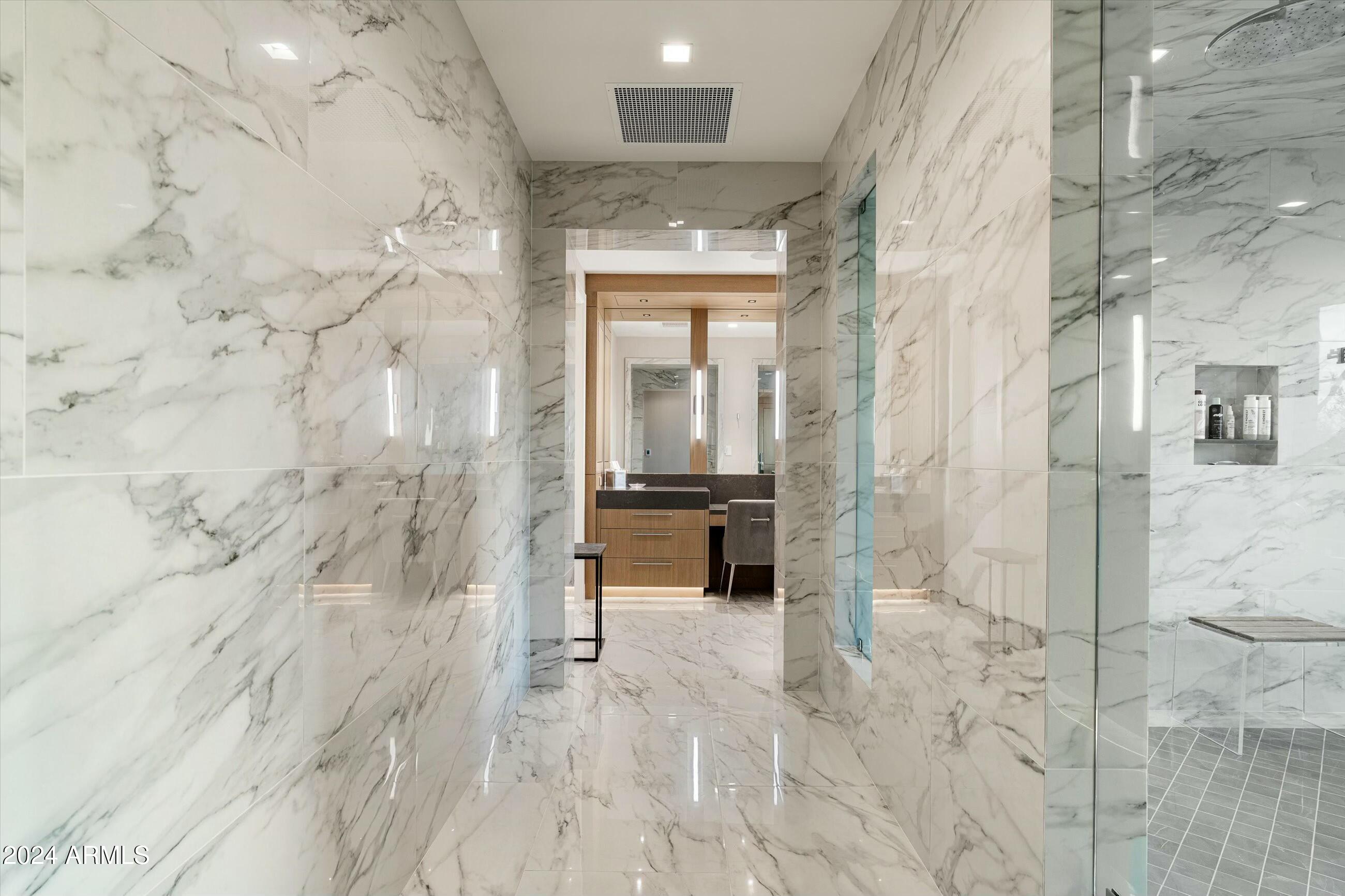 WHISPER ROCK - Residential