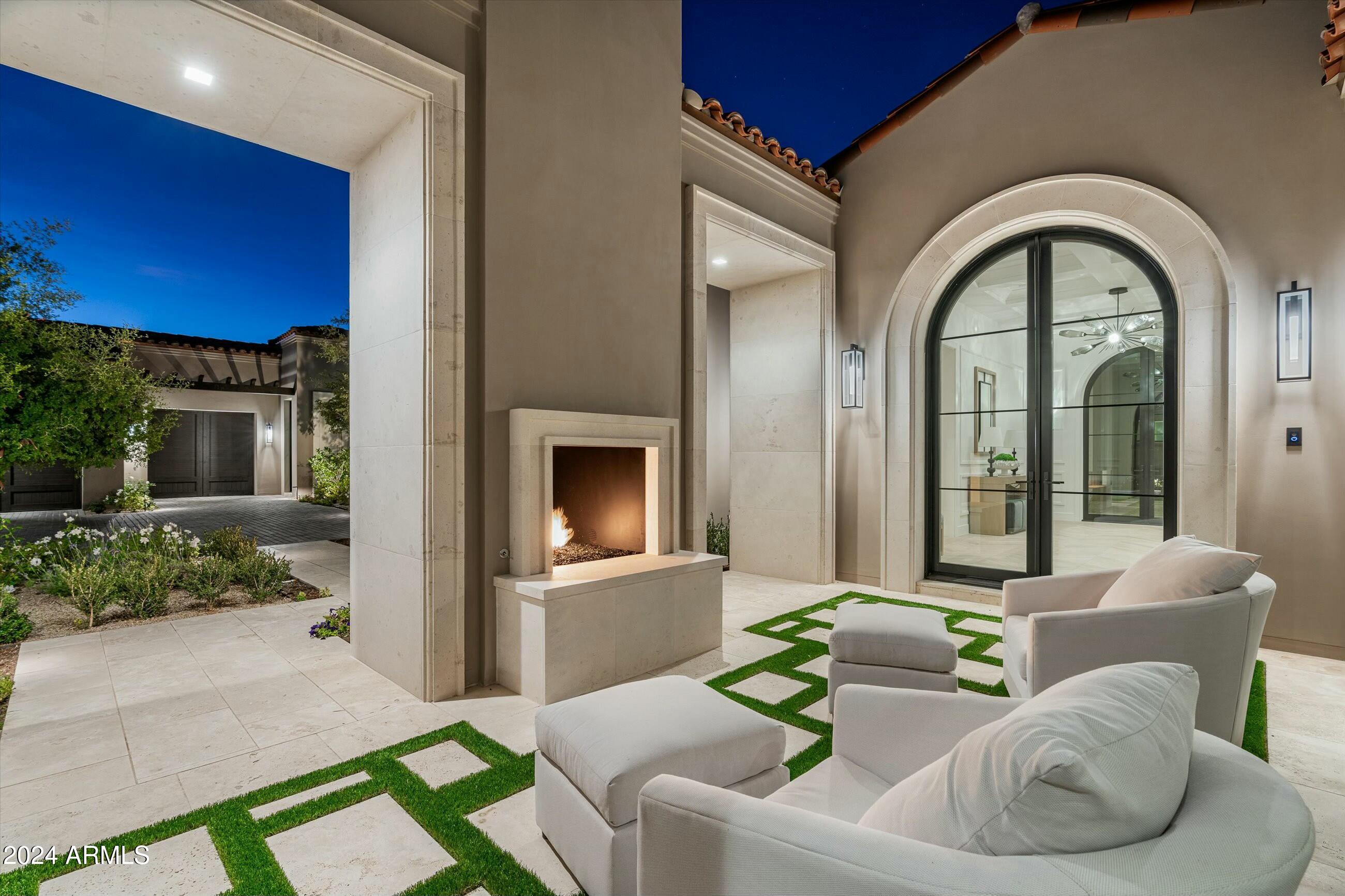 WHISPER ROCK - Residential