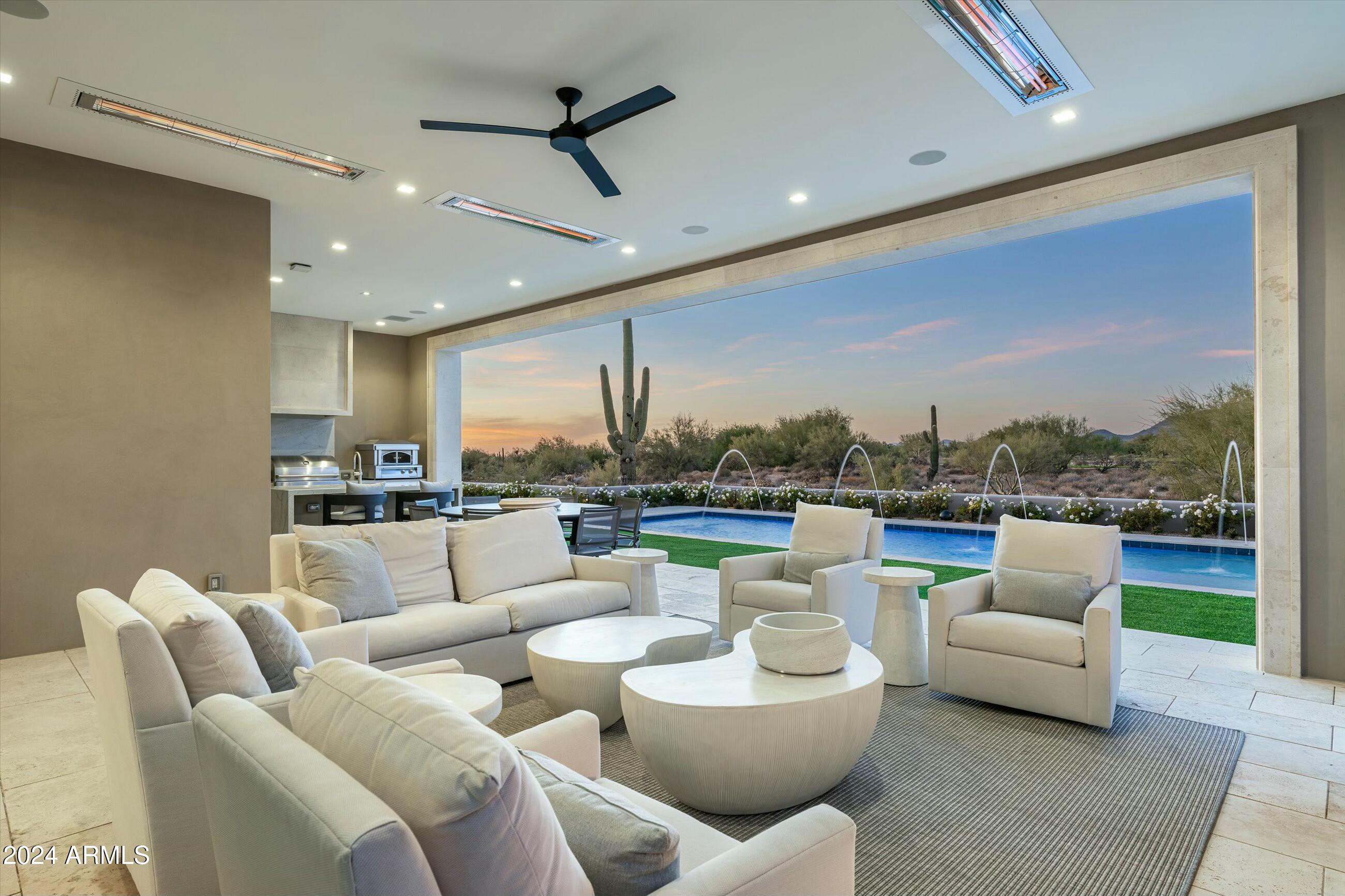 WHISPER ROCK - Residential