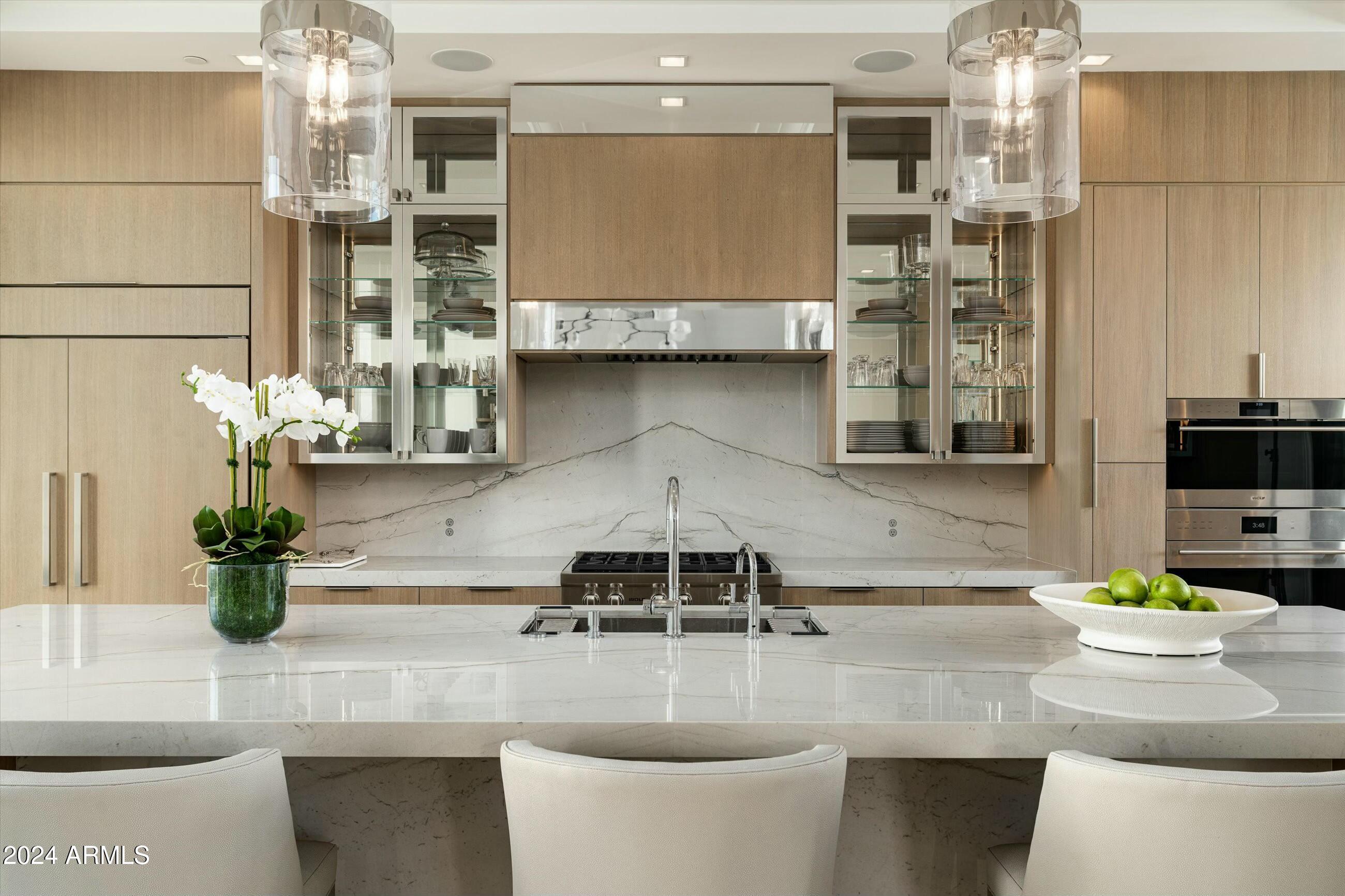 WHISPER ROCK - Residential