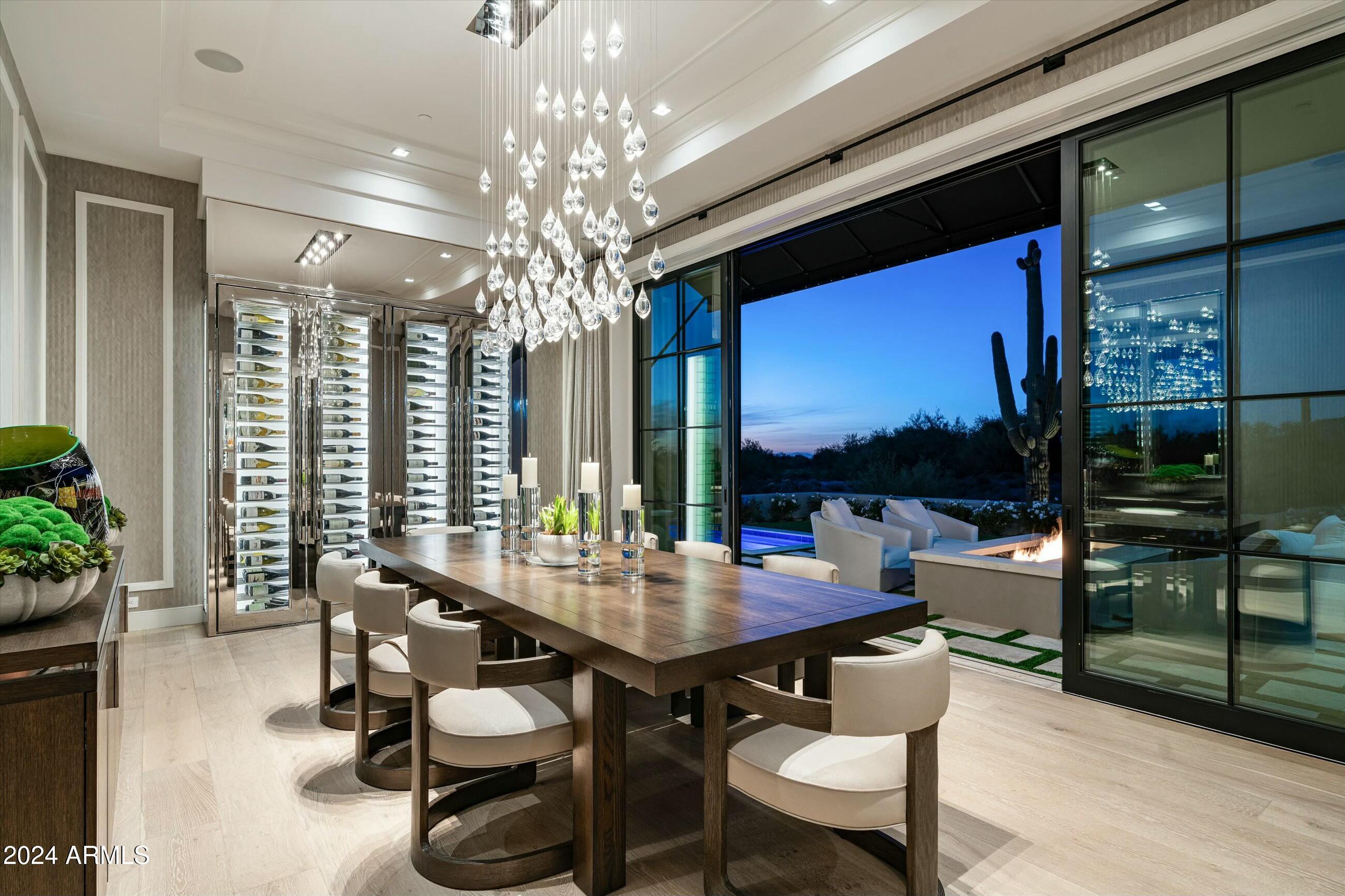WHISPER ROCK - Residential