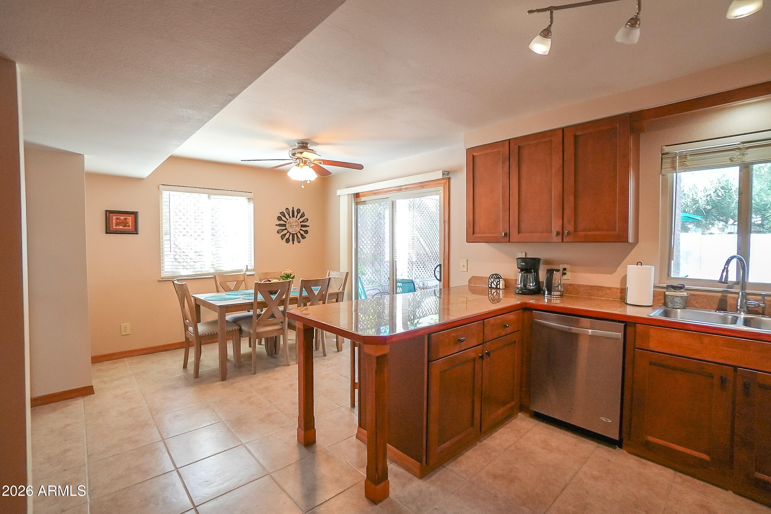 KINGSDALE CONDOMINIUMS UNIT 9 - Residential