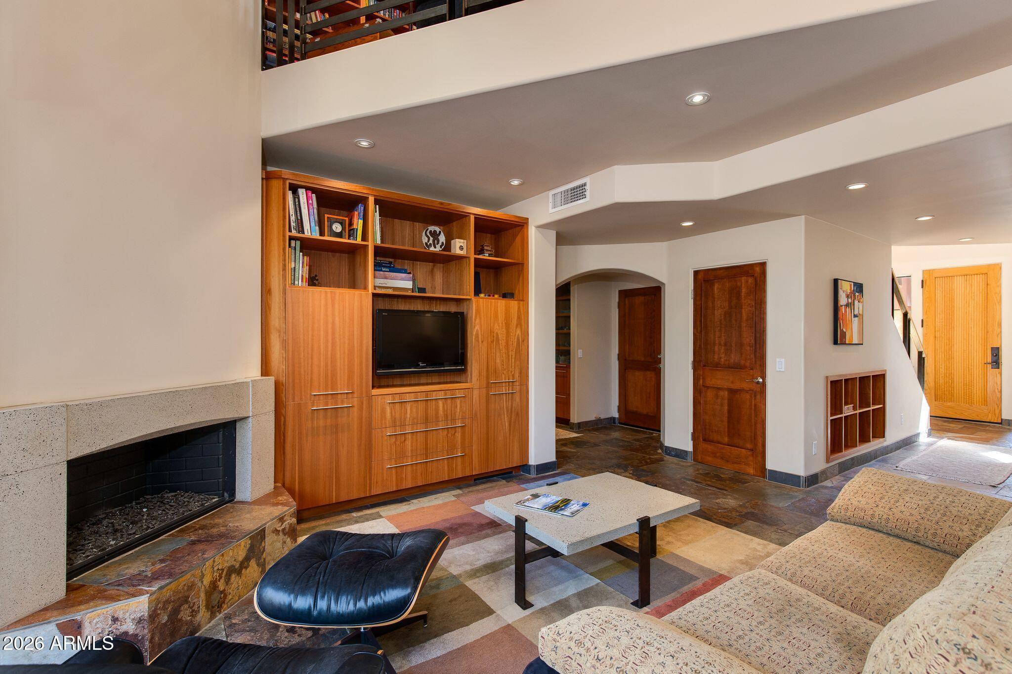 HACIENDA ESTATES CONDOMINIUM - Residential
