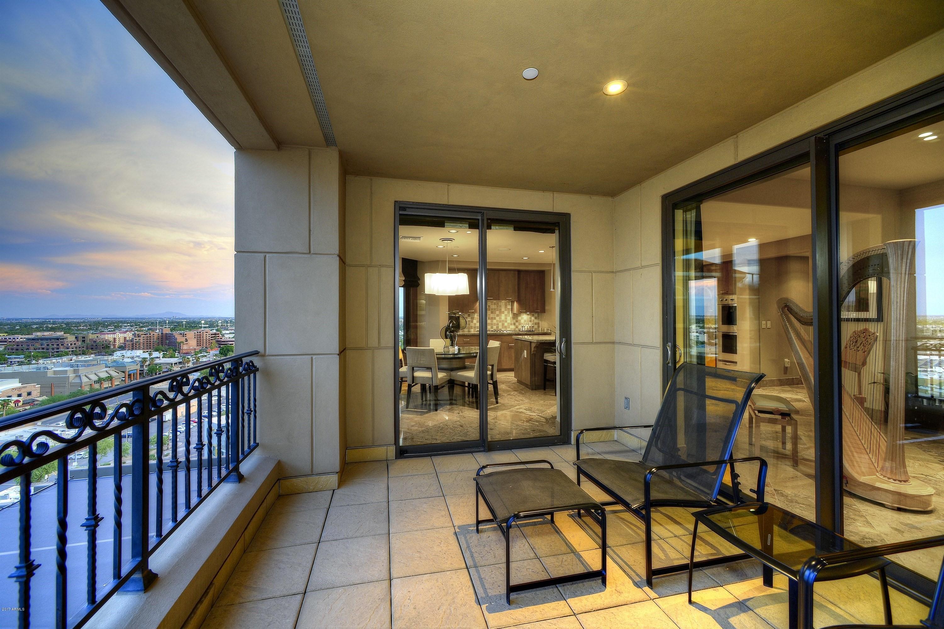 SCOTTSDALE WATERFRONT RESIDENCES - Residential