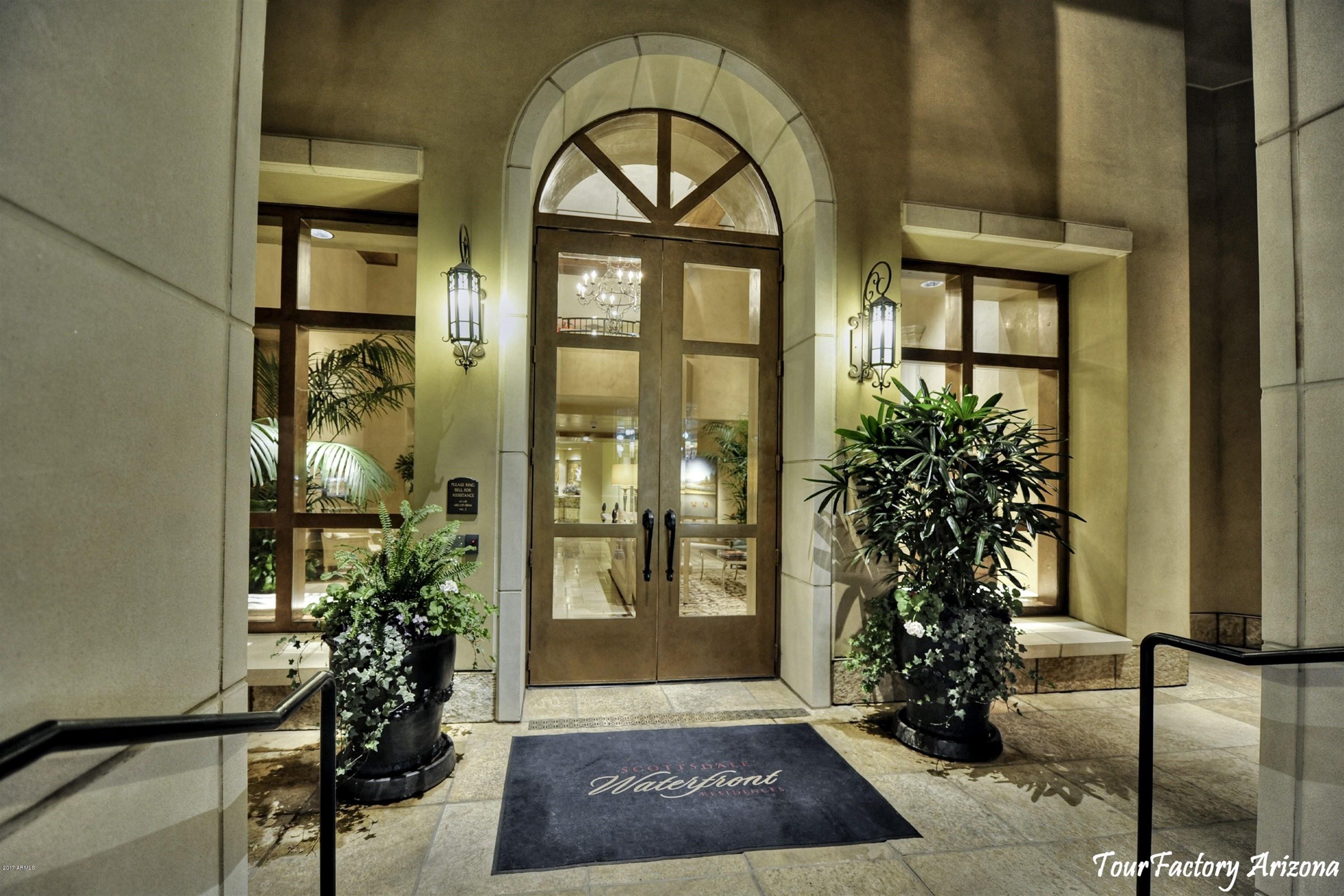 SCOTTSDALE WATERFRONT RESIDENCES - Residential