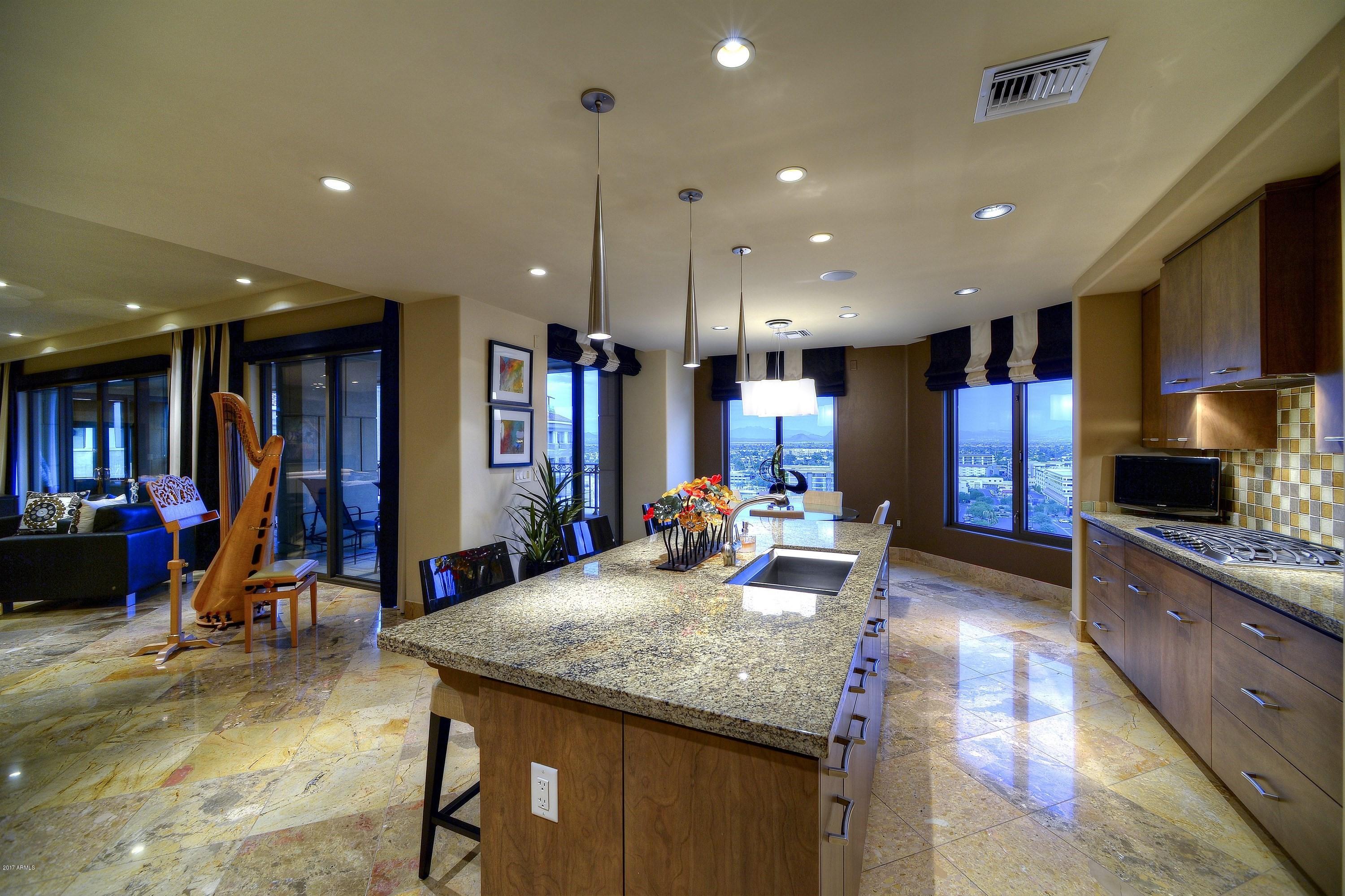 SCOTTSDALE WATERFRONT RESIDENCES - Residential