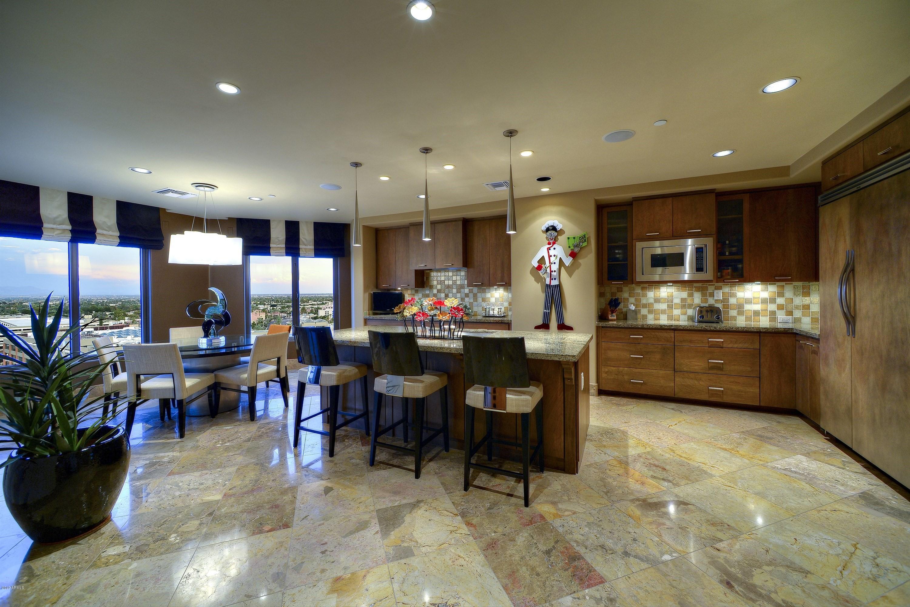 SCOTTSDALE WATERFRONT RESIDENCES - Residential