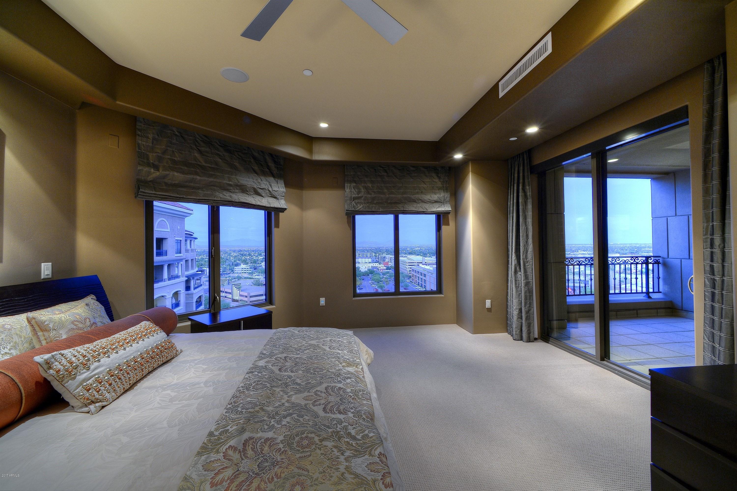 SCOTTSDALE WATERFRONT RESIDENCES - Residential