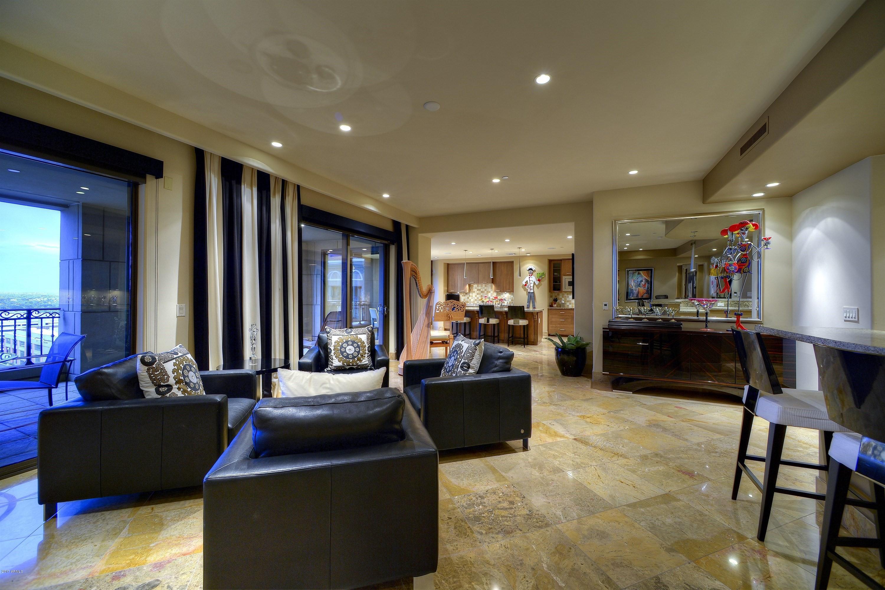 SCOTTSDALE WATERFRONT RESIDENCES - Residential