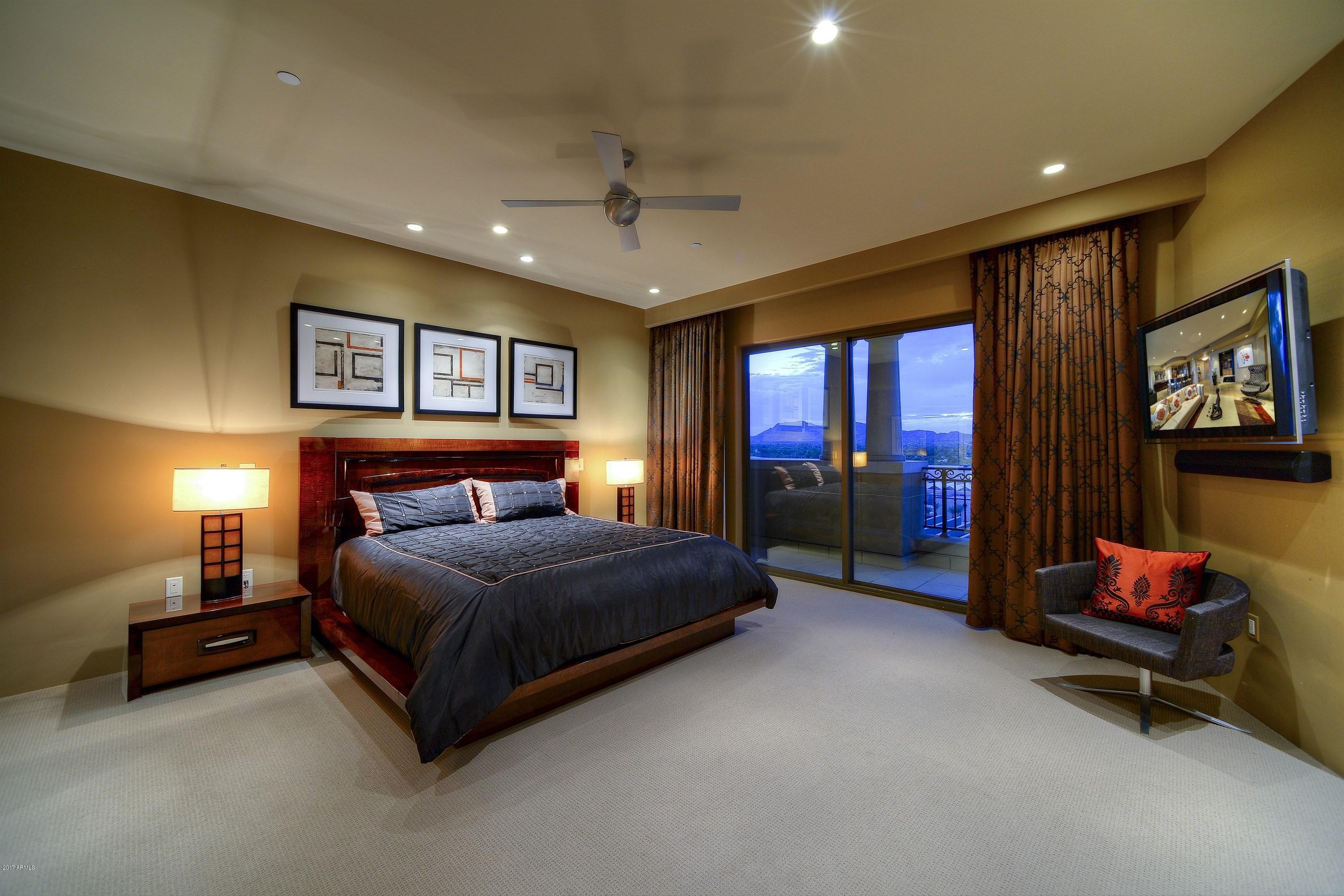 SCOTTSDALE WATERFRONT RESIDENCES - Residential