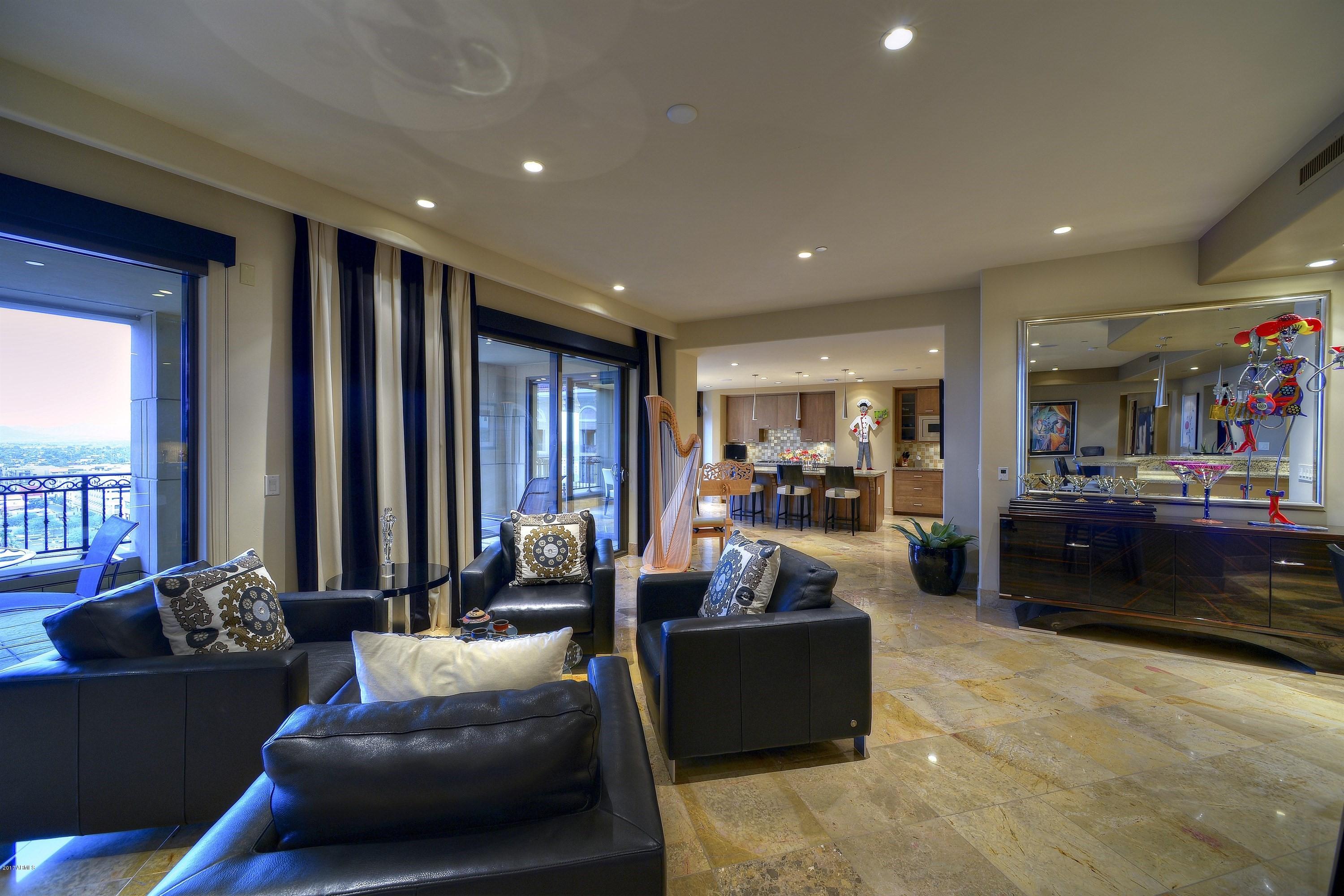 SCOTTSDALE WATERFRONT RESIDENCES - Residential