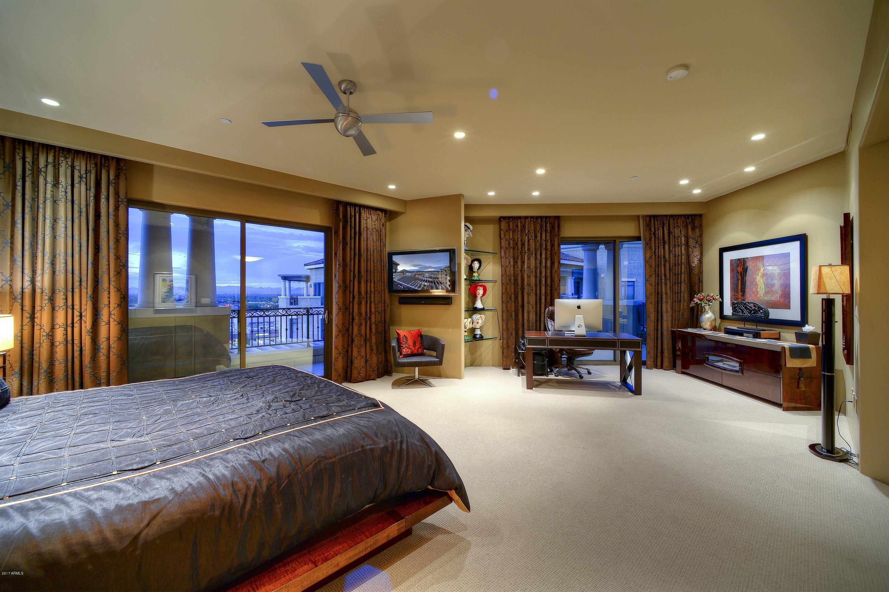 SCOTTSDALE WATERFRONT RESIDENCES - Residential