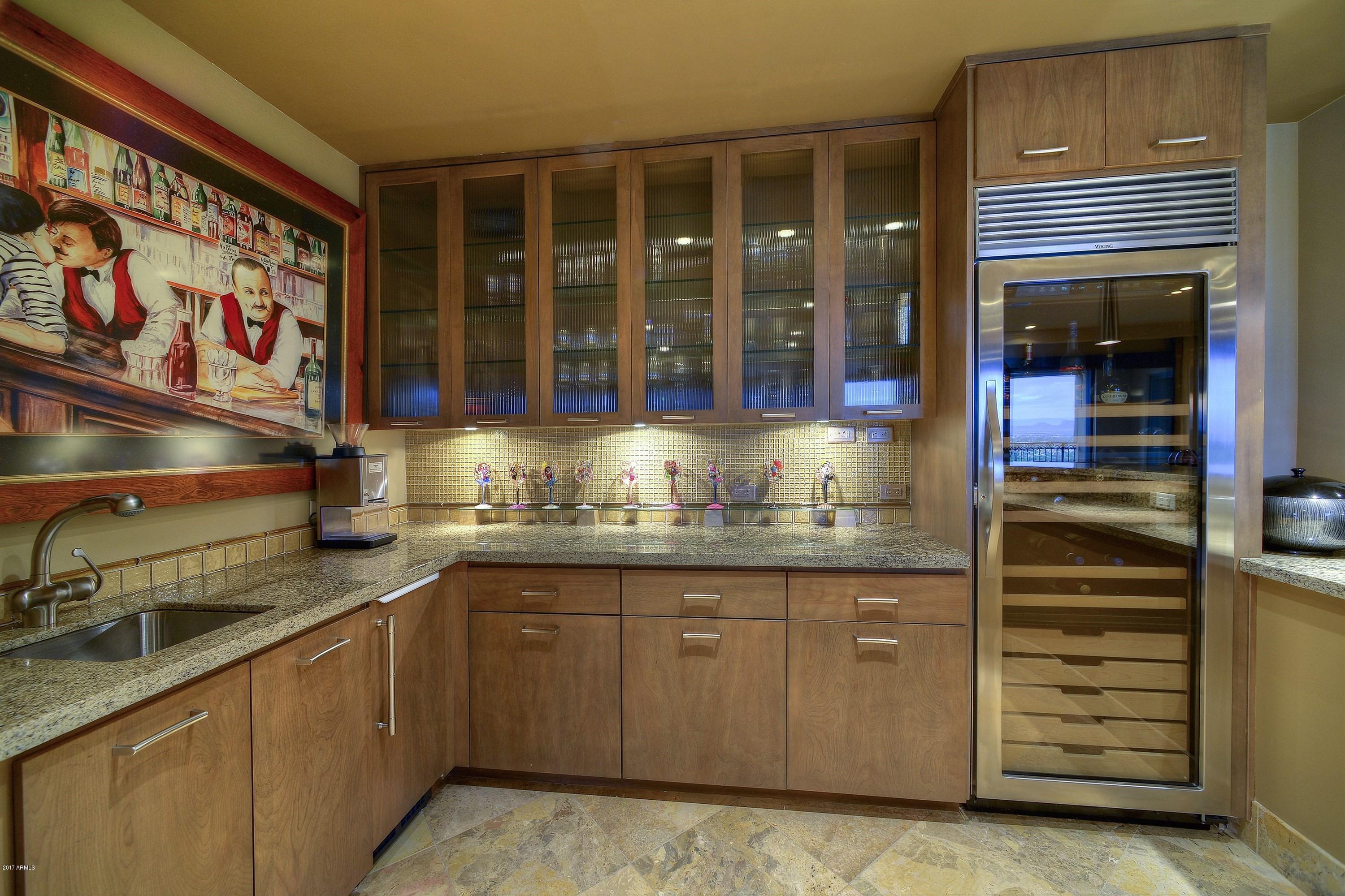 SCOTTSDALE WATERFRONT RESIDENCES - Residential
