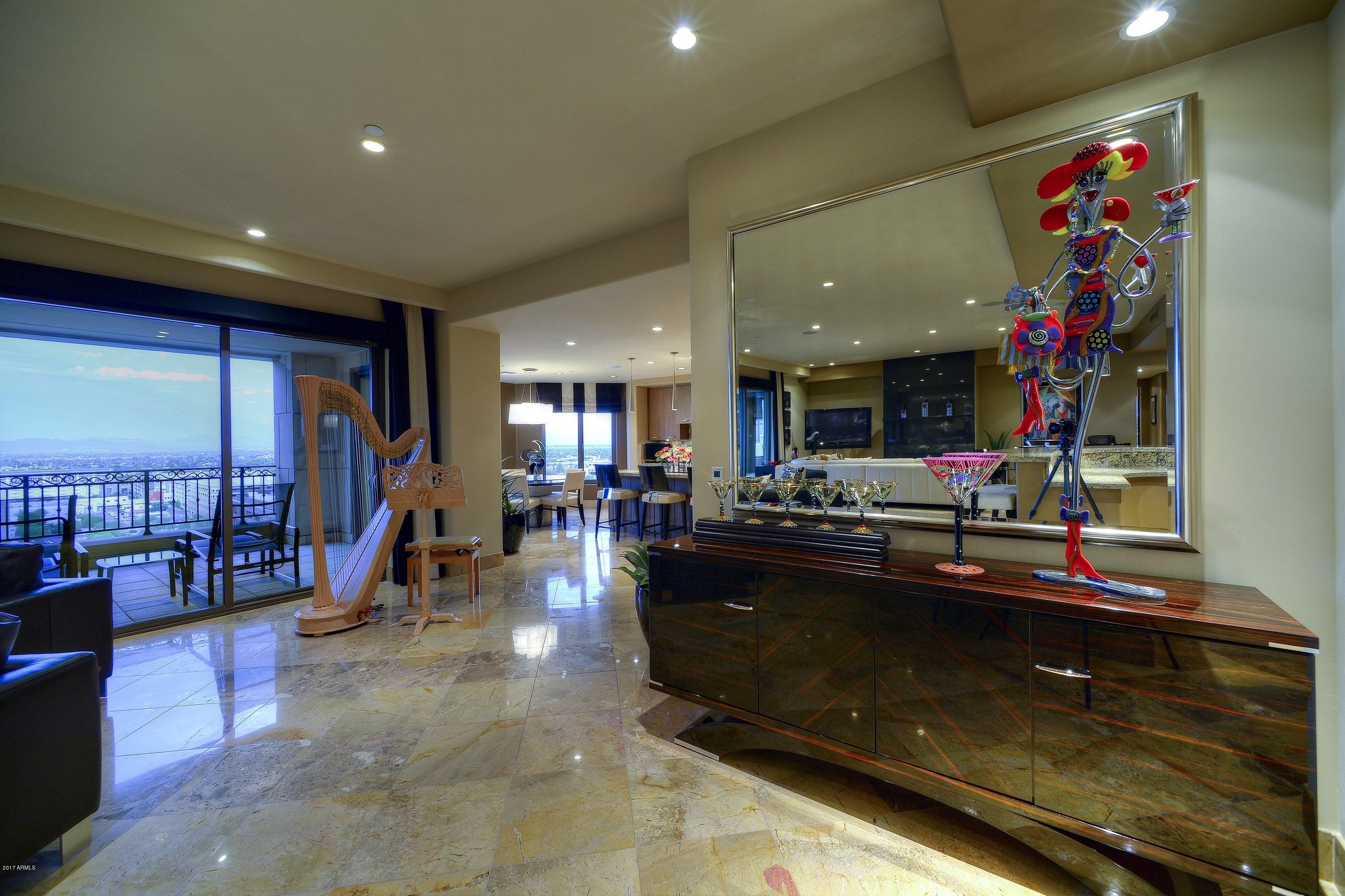 SCOTTSDALE WATERFRONT RESIDENCES - Residential