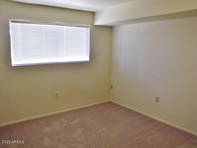 TOWN & COUNTRY ESTATES - Residential Lease