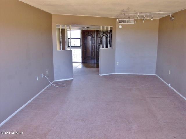 TOWN & COUNTRY ESTATES - Residential Lease