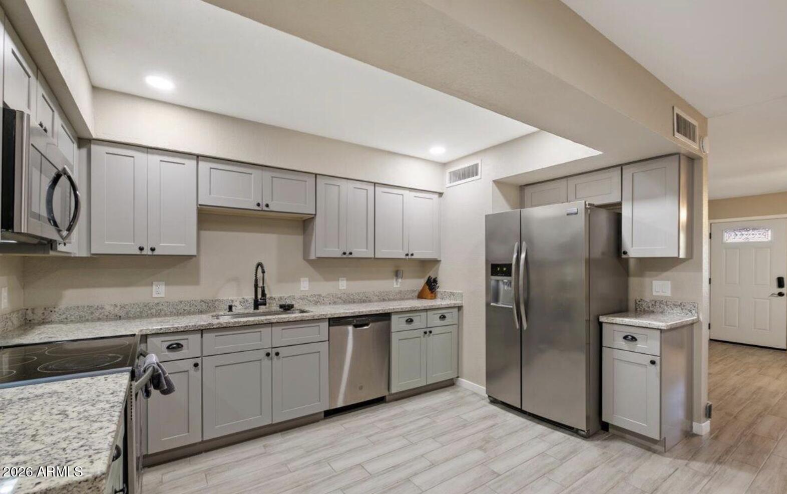 DESERT AIR GRANDE - Residential
