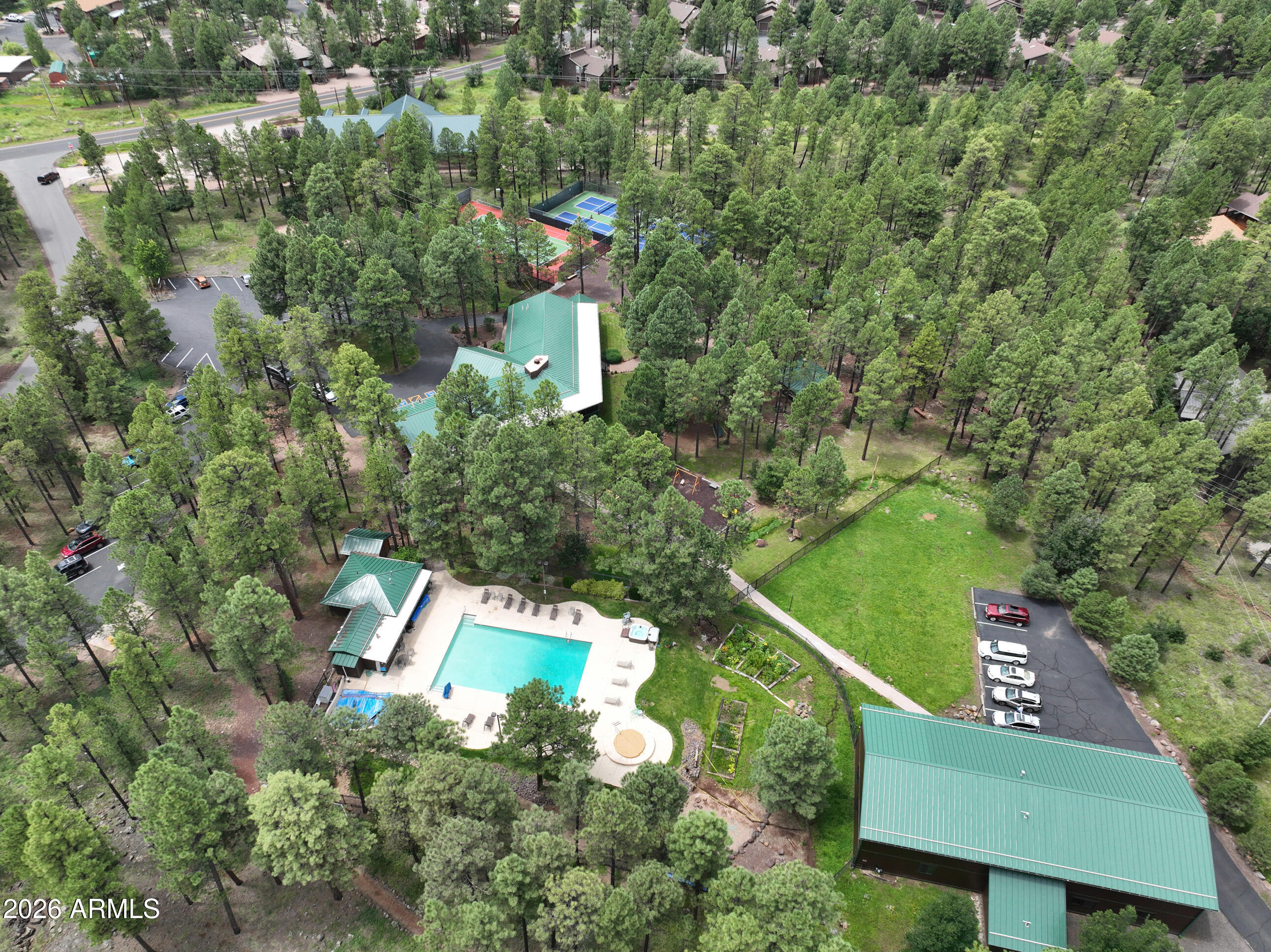 PINETOP LAKES MOUNTAIN HOMES UNIT 1 - Residential