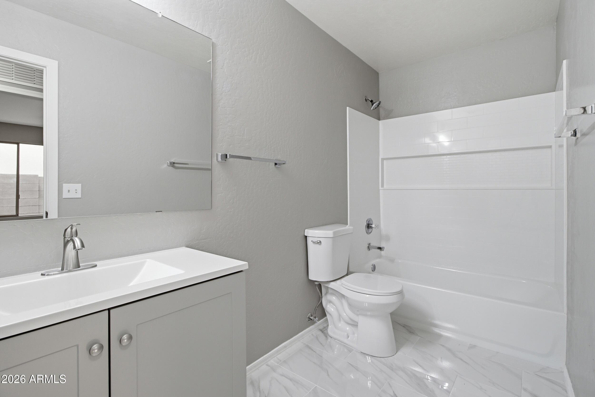 LAVEEN VILLAGE AMD - Residential