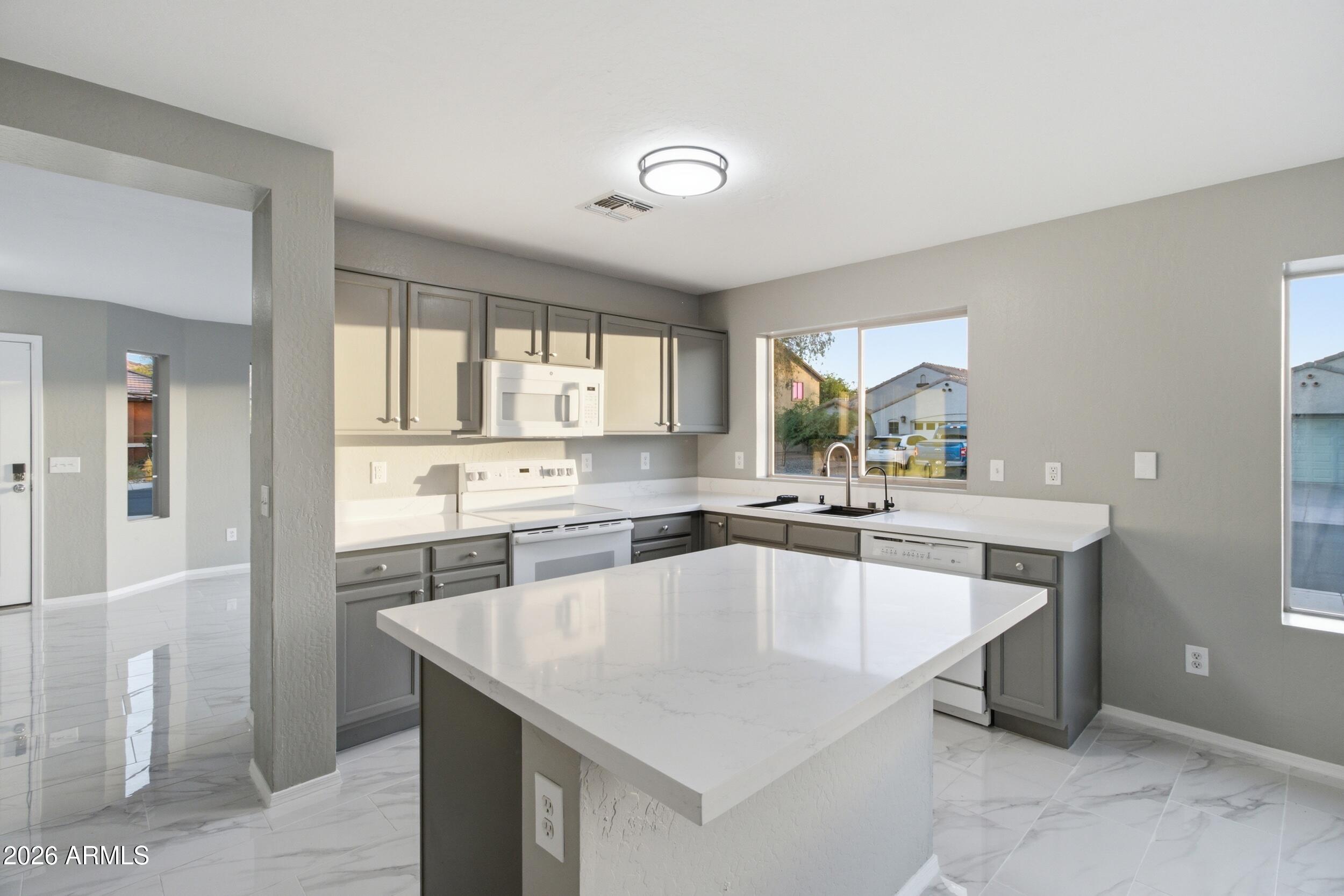 LAVEEN VILLAGE AMD - Residential
