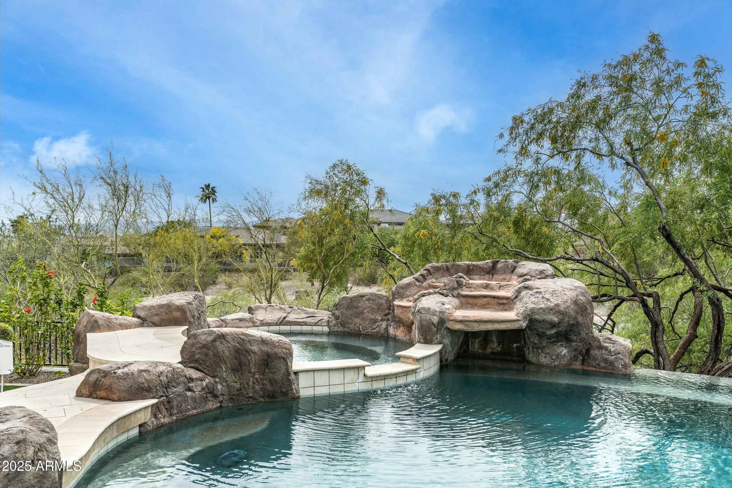 BILTMORE MOUNTAIN ESTATES LOT 1-39 TR A-H J K - Residential