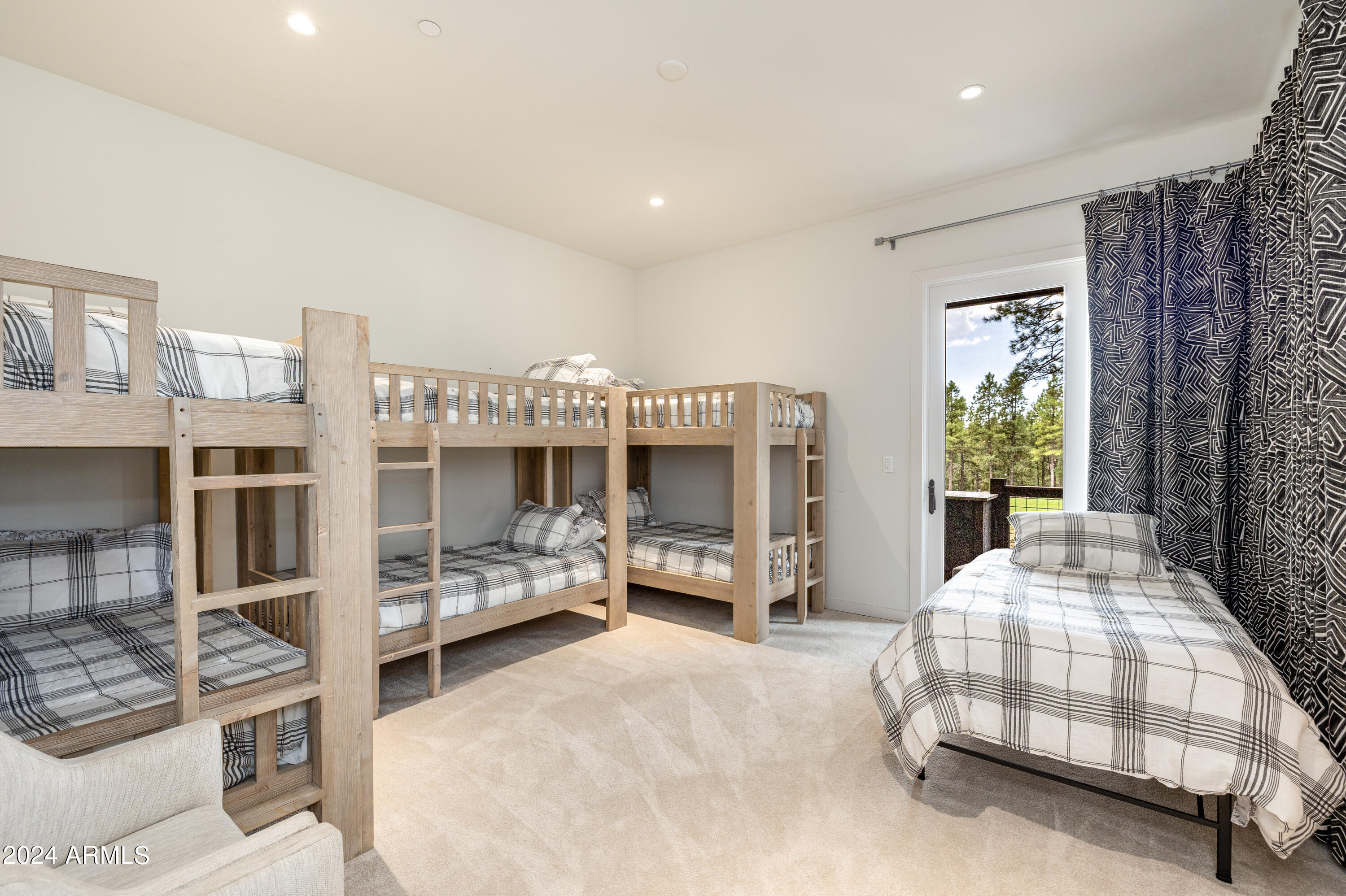 PINE CANYON - Residential
