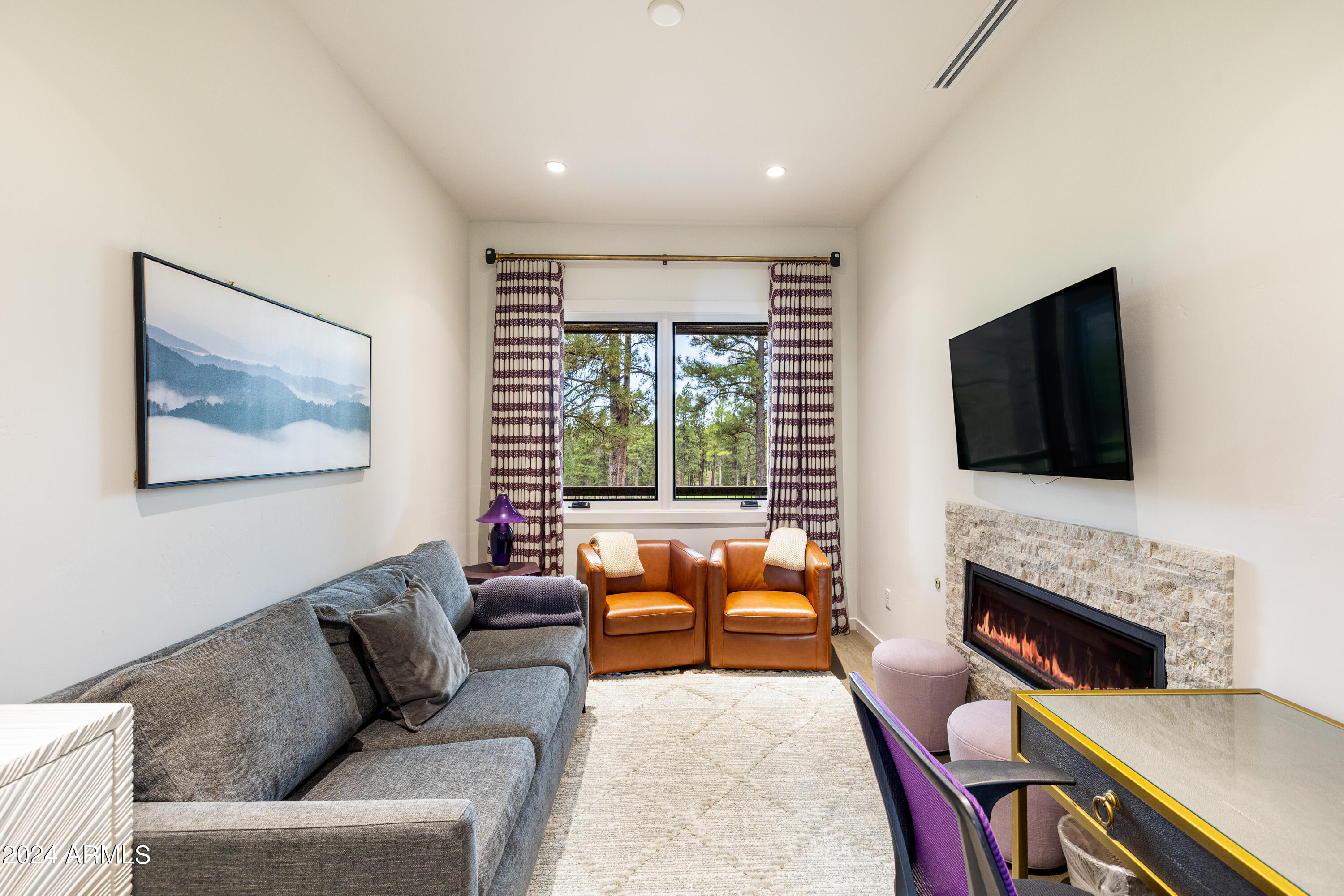 PINE CANYON - Residential