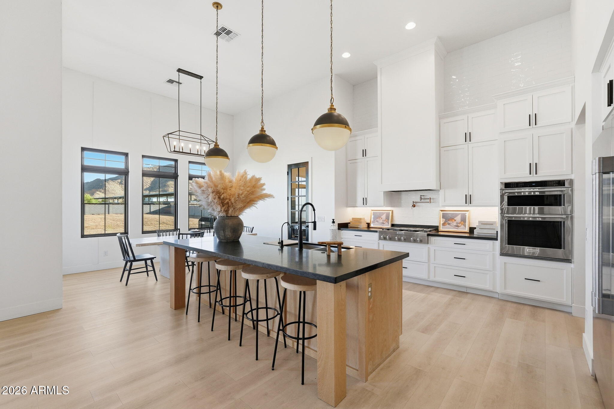 ENCANTO REAL - Residential