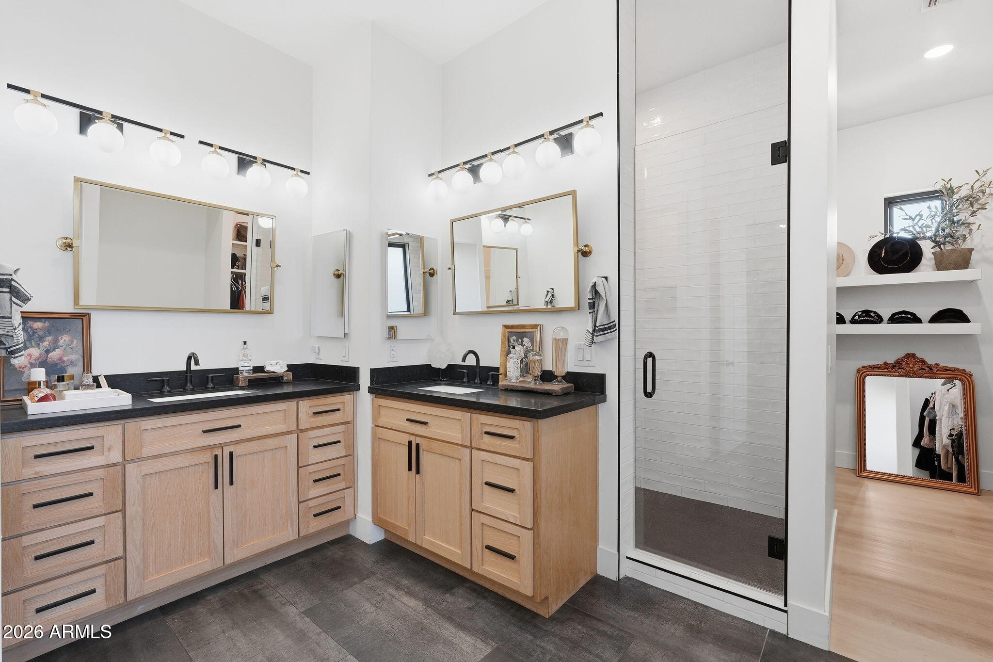 ENCANTO REAL - Residential