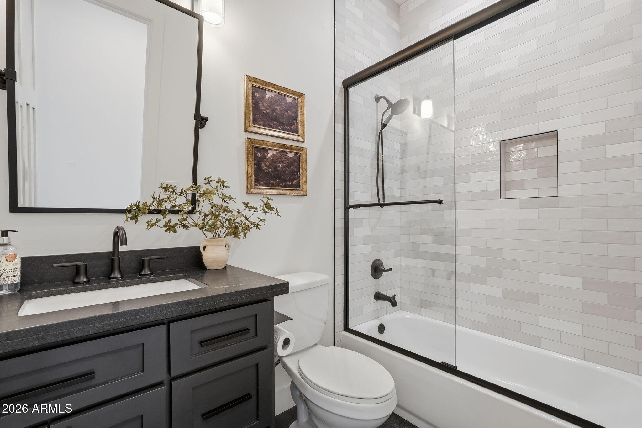 ENCANTO REAL - Residential