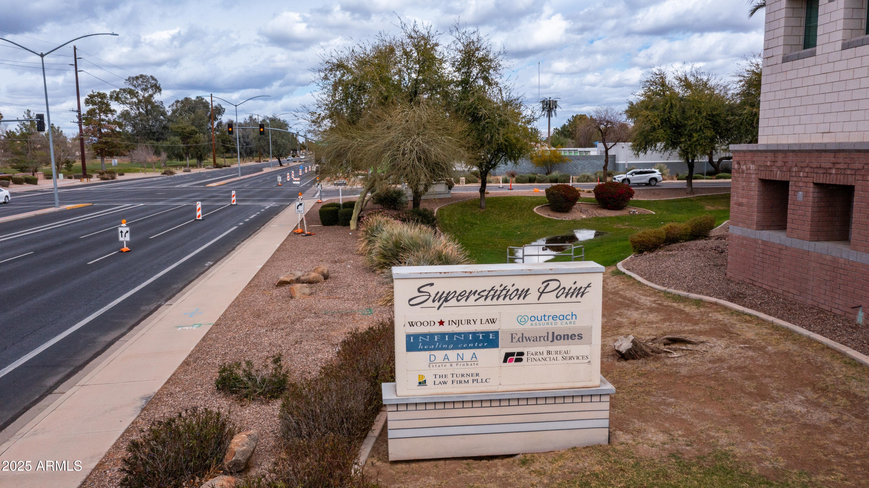 SUPERSTITION POINT - Commercial Lease