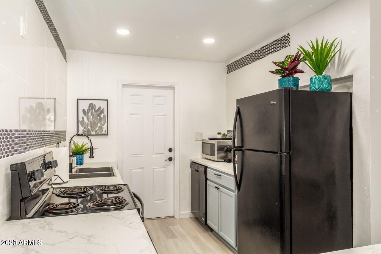 COX HEIGHTS 7 - Residential Income