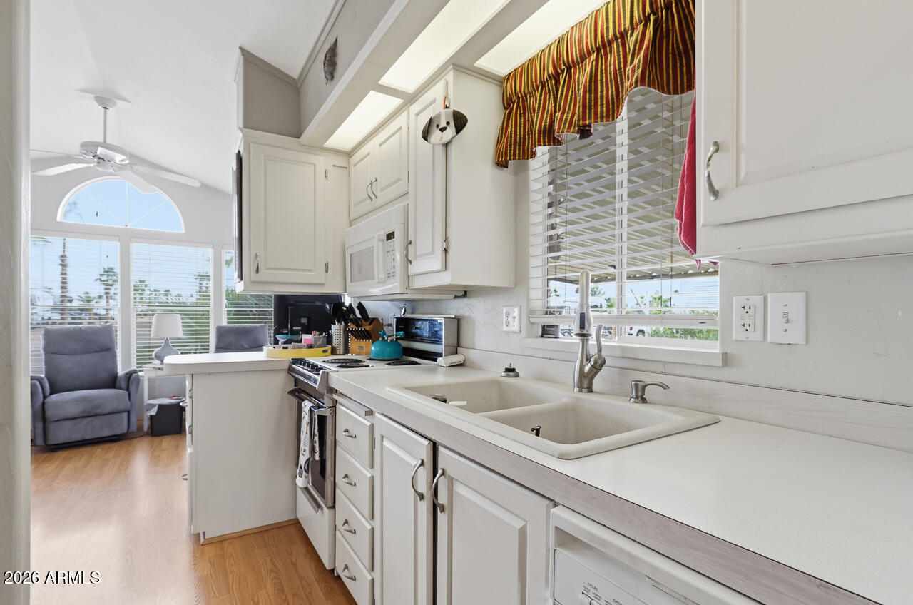 PUEBLO EL MIRAGE RV RESORT - Residential