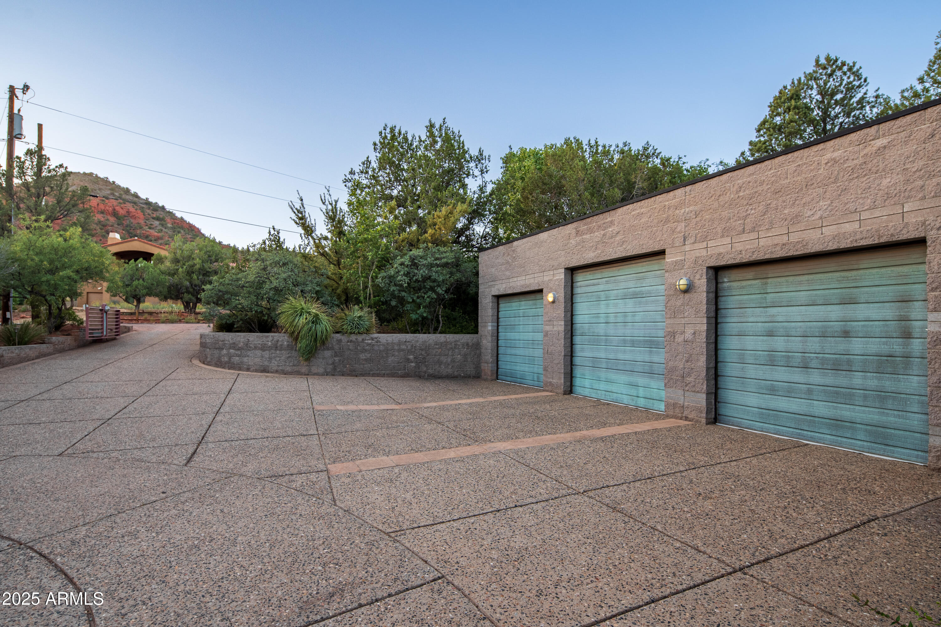 EAST CUP OF GOLD ESTATES - Residential