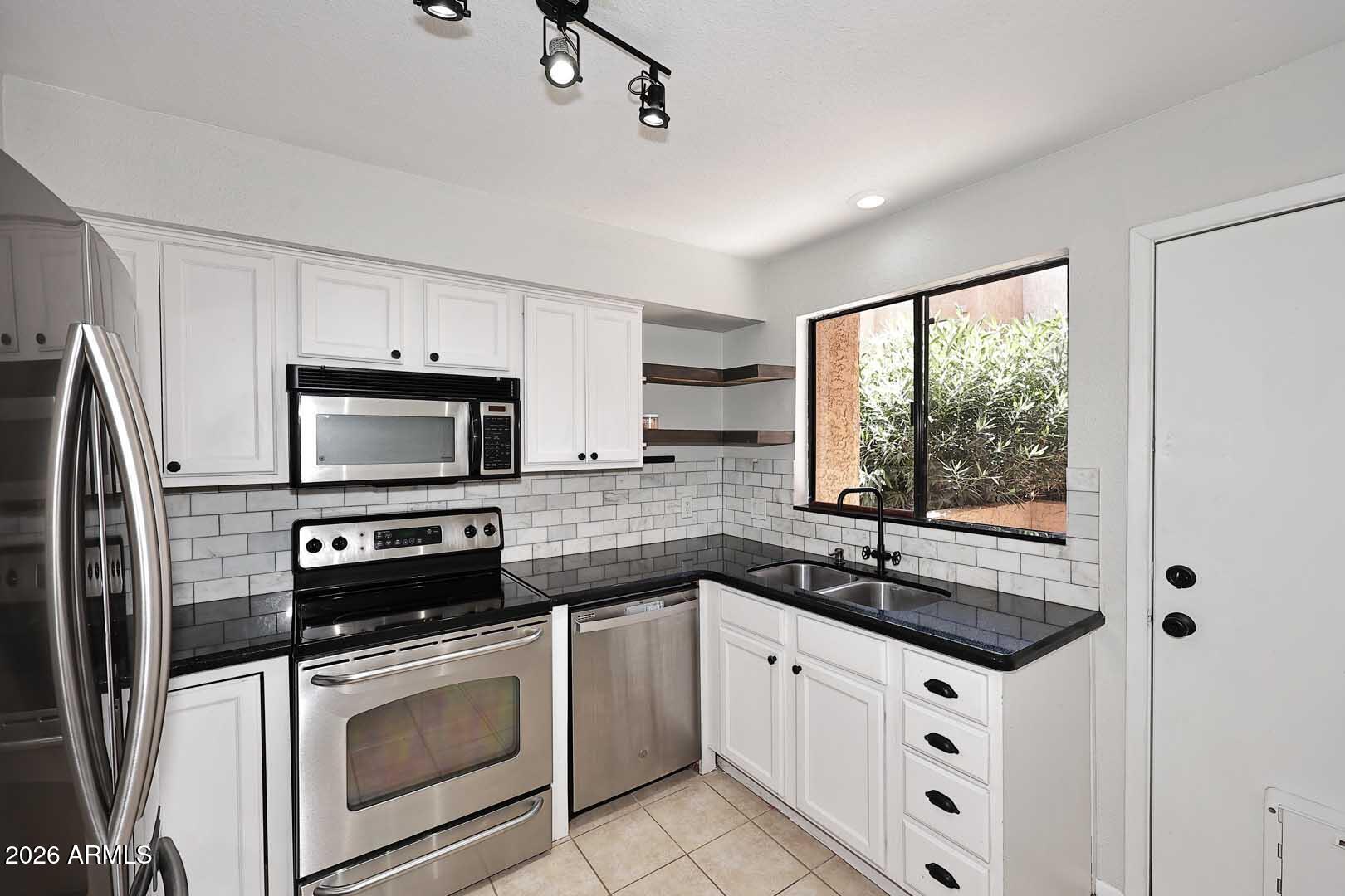 CACTUS FLATS CONDOMINIUM - Residential