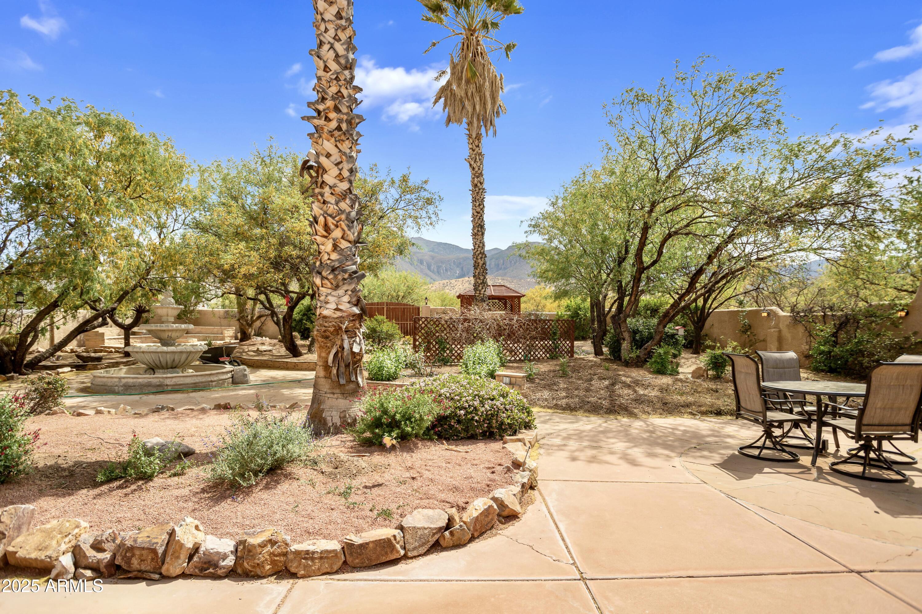 EXECUTIVE ACRES - Residential