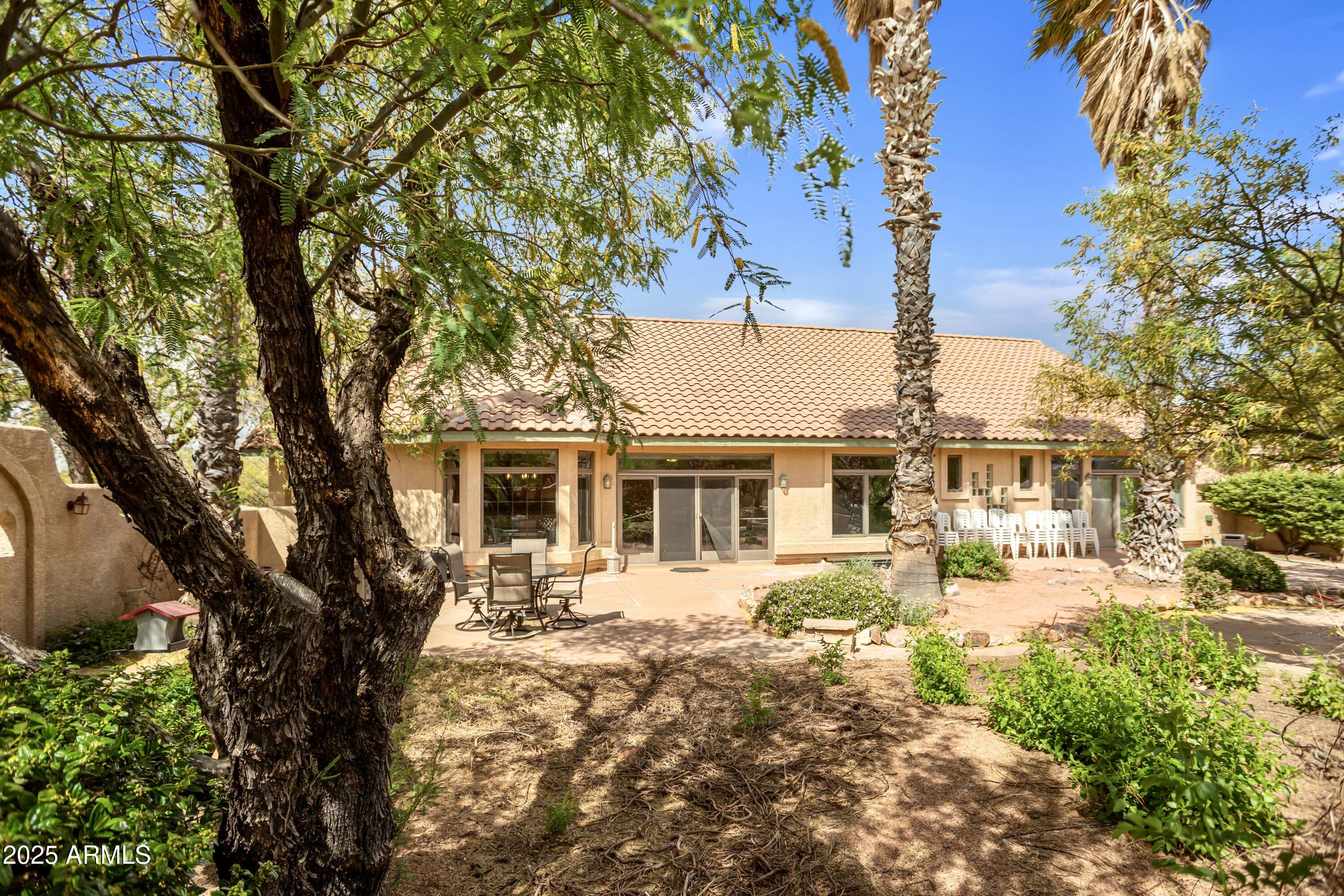 EXECUTIVE ACRES - Residential