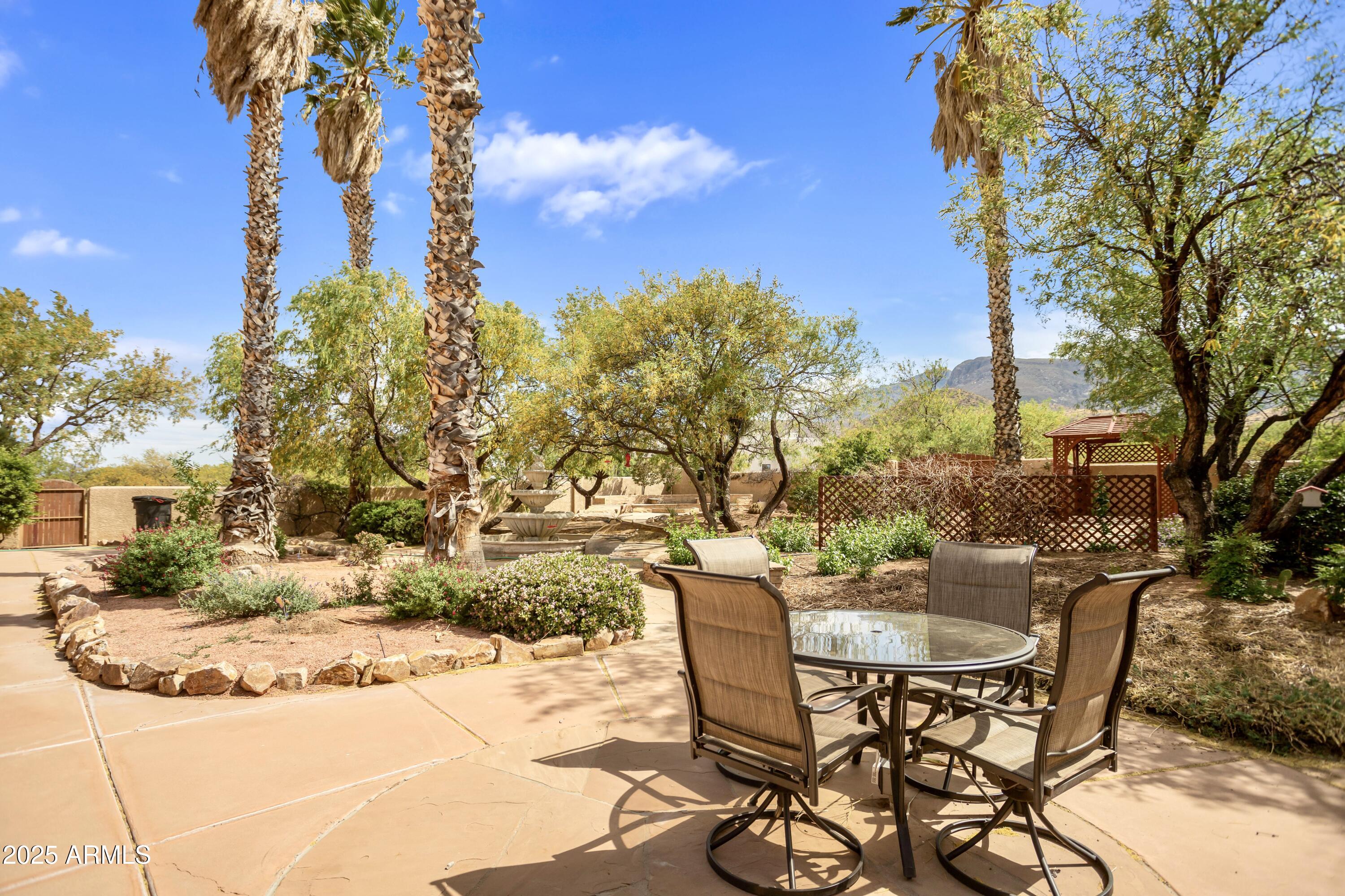 EXECUTIVE ACRES - Residential