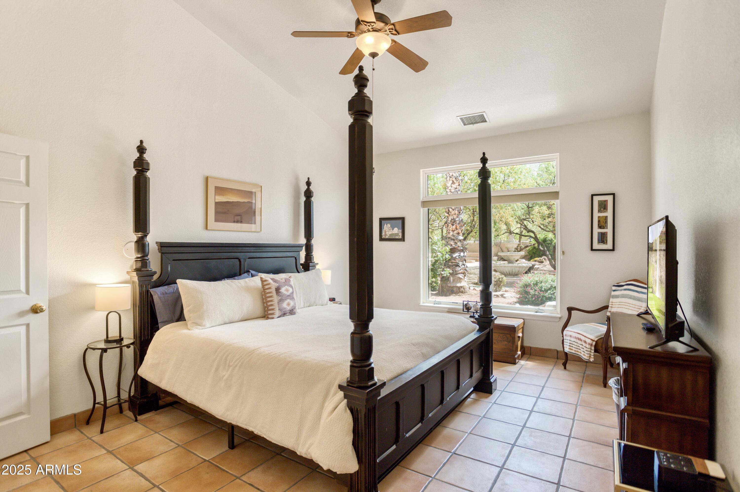 EXECUTIVE ACRES - Residential