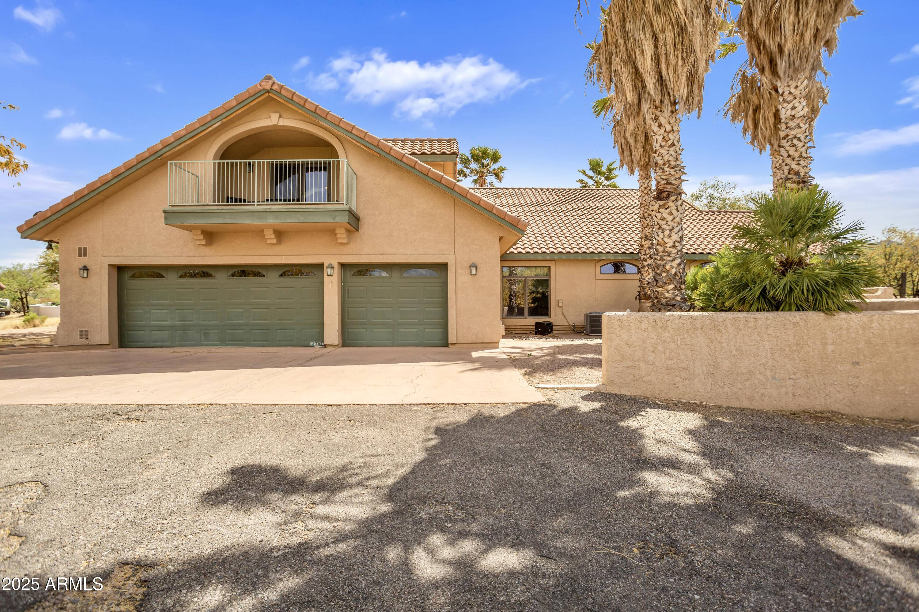EXECUTIVE ACRES - Residential