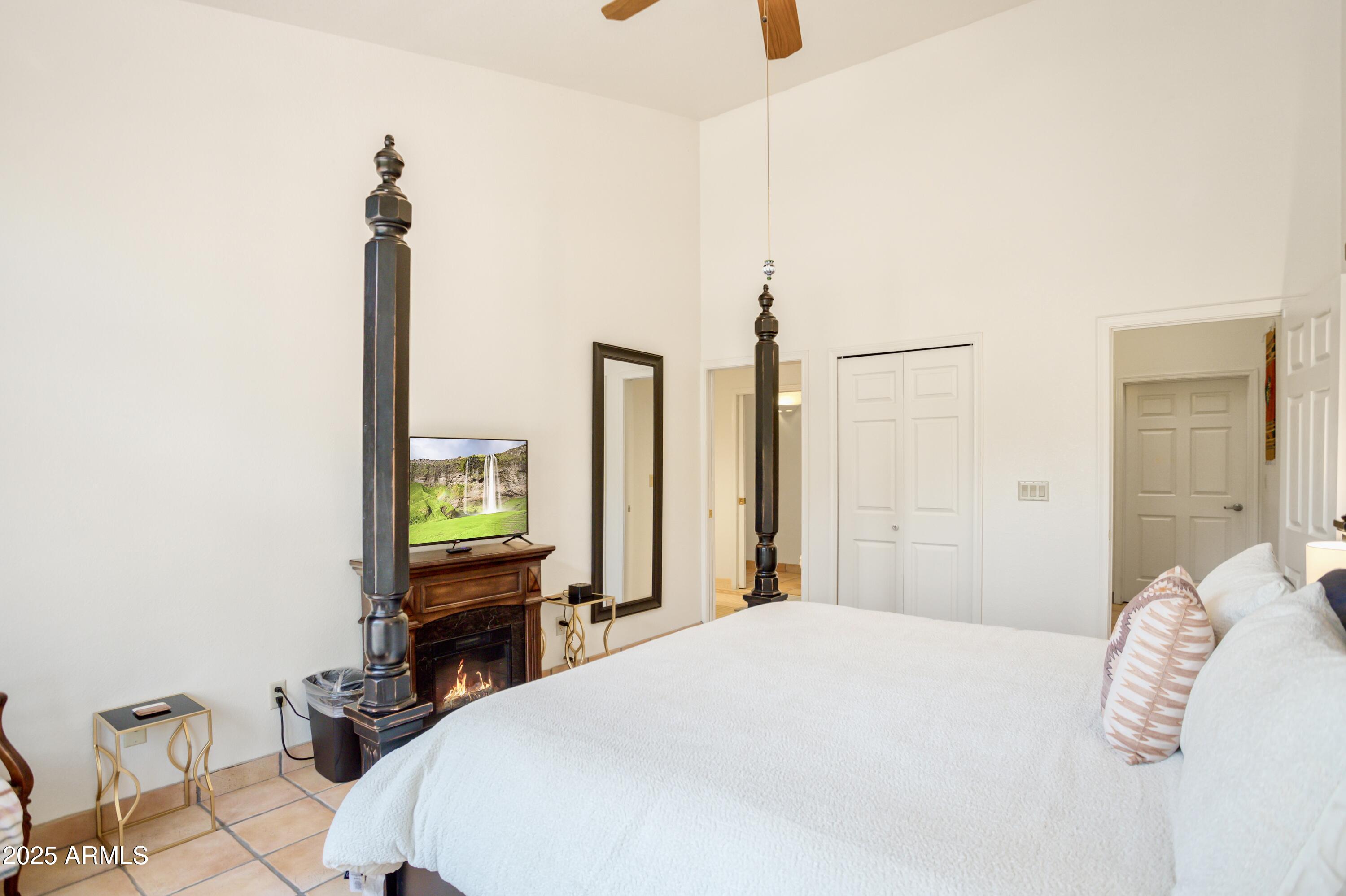 EXECUTIVE ACRES - Residential