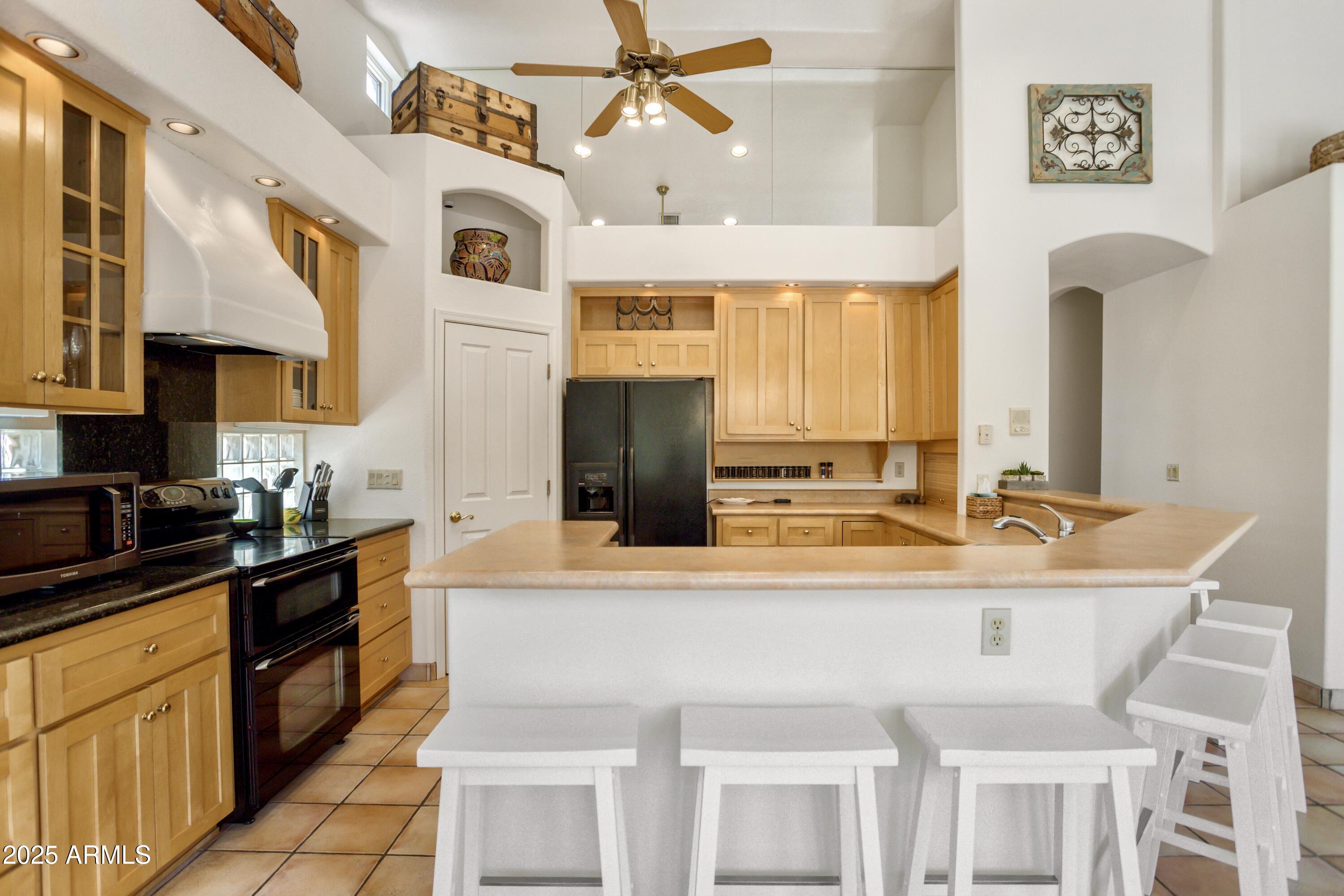 EXECUTIVE ACRES - Residential