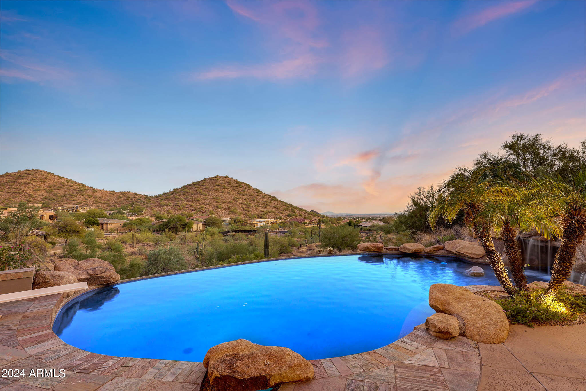 SCOTTSDALE MOUNTAIN - Residential