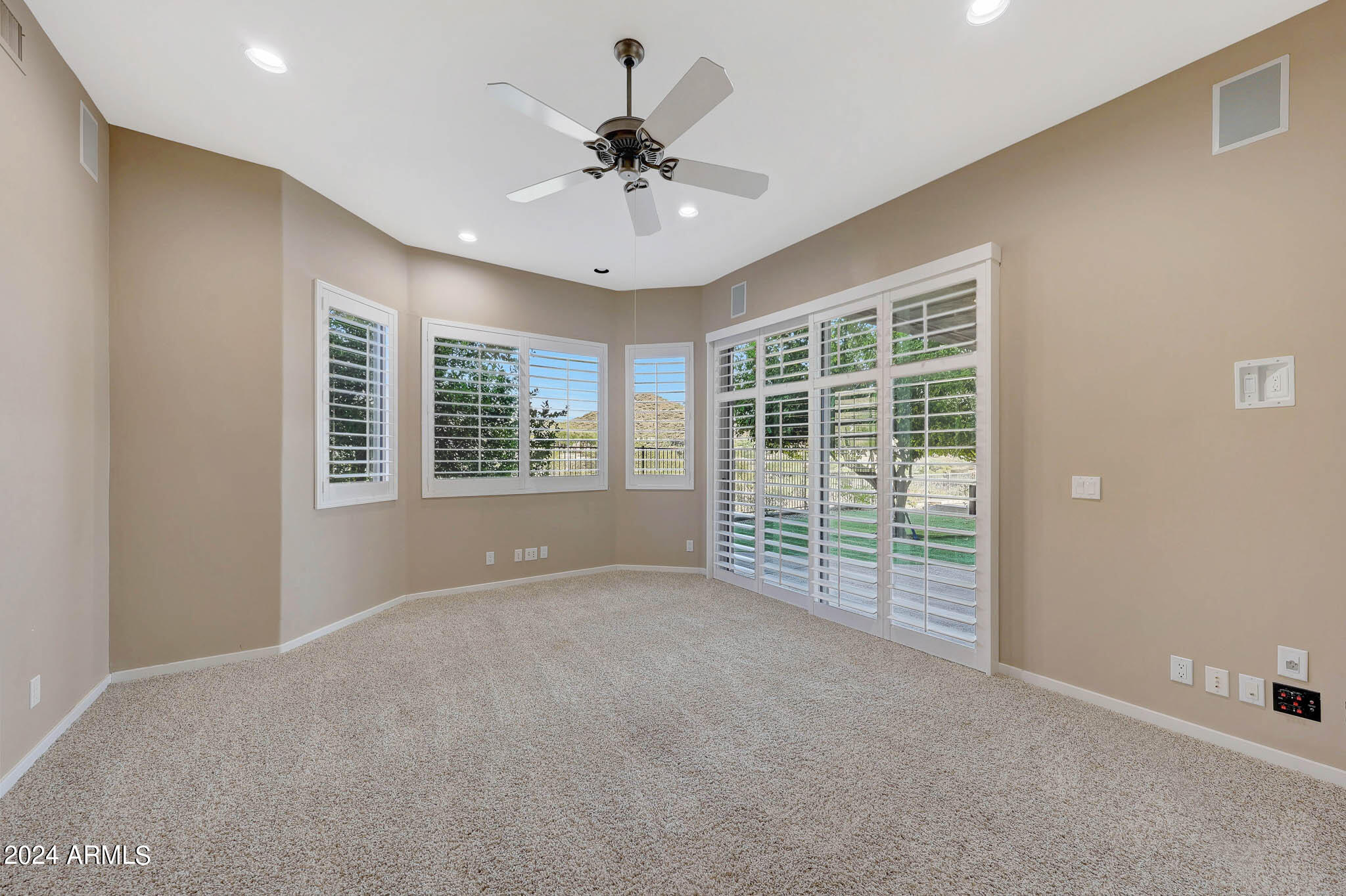 SCOTTSDALE MOUNTAIN - Residential