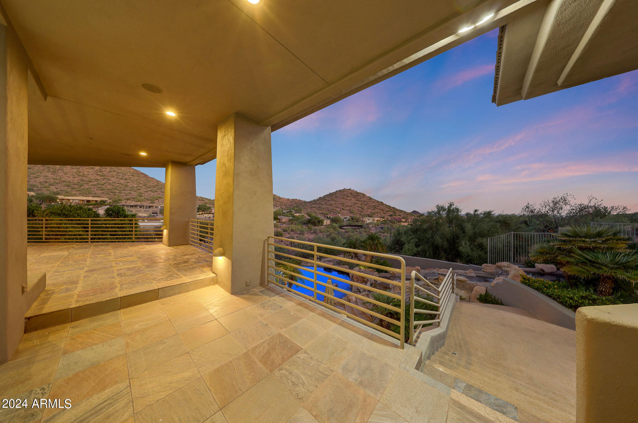 SCOTTSDALE MOUNTAIN - Residential