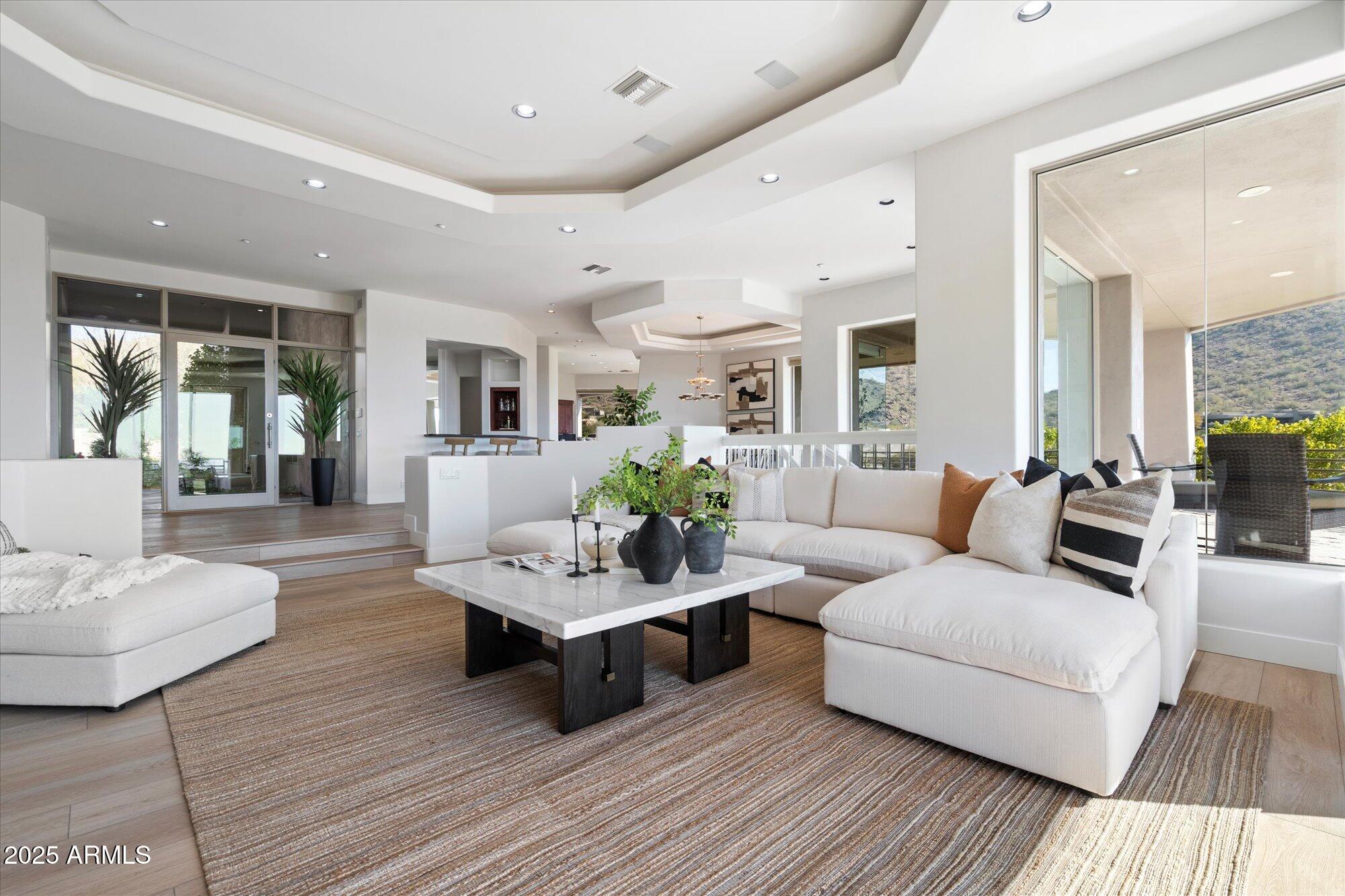 SCOTTSDALE MOUNTAIN - Residential