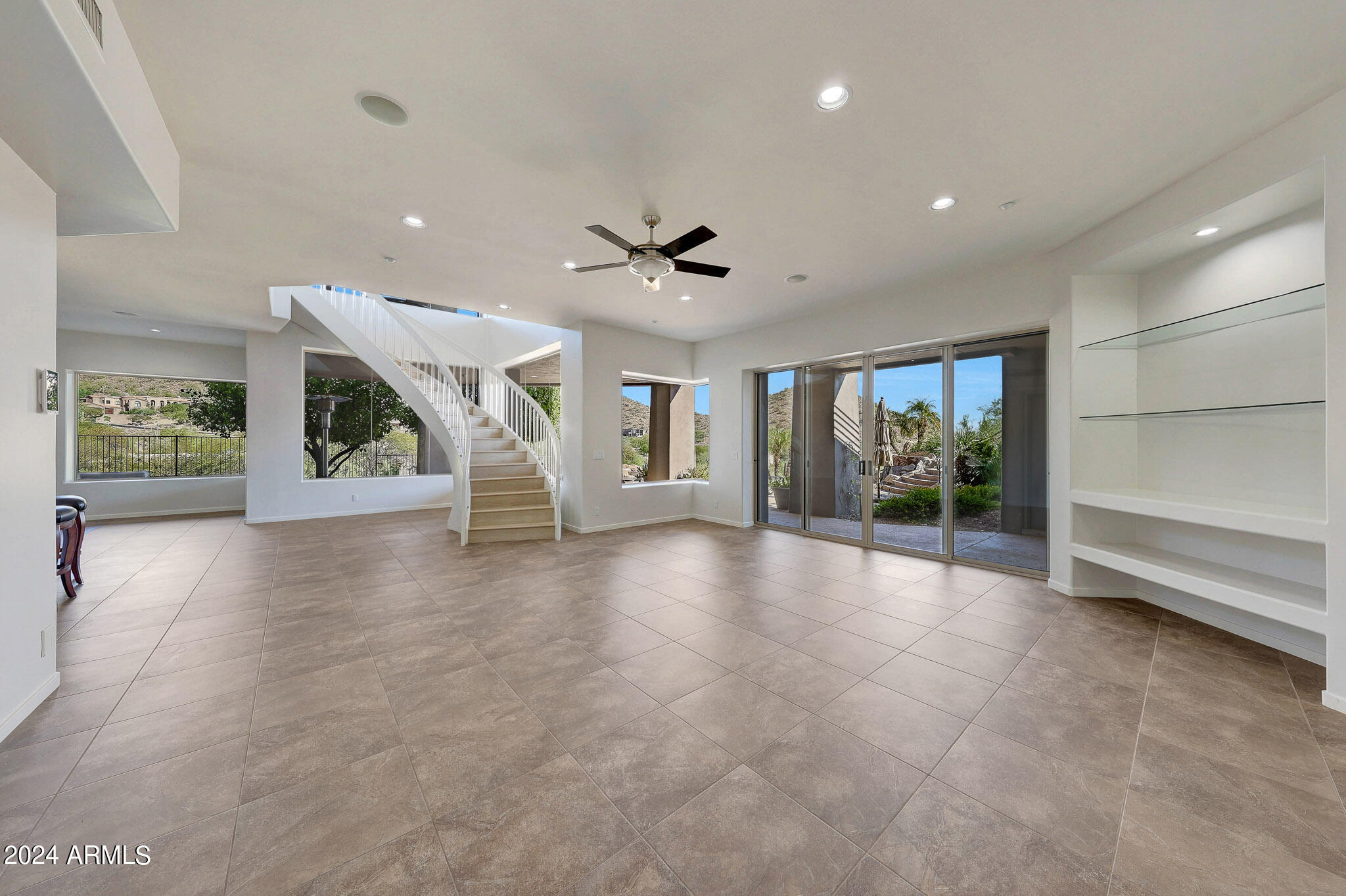 SCOTTSDALE MOUNTAIN - Residential